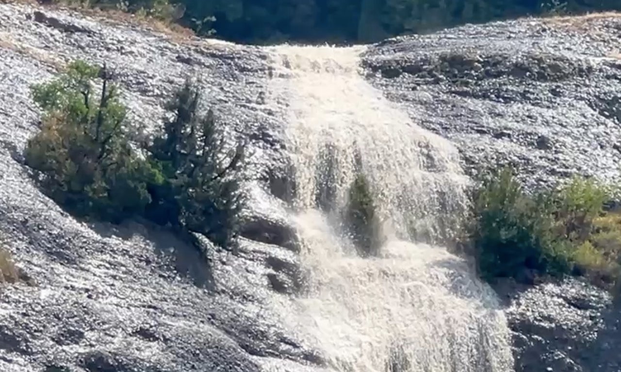 Un dels salts d'aigua que s'han pogut veure al Montcau | S.C.