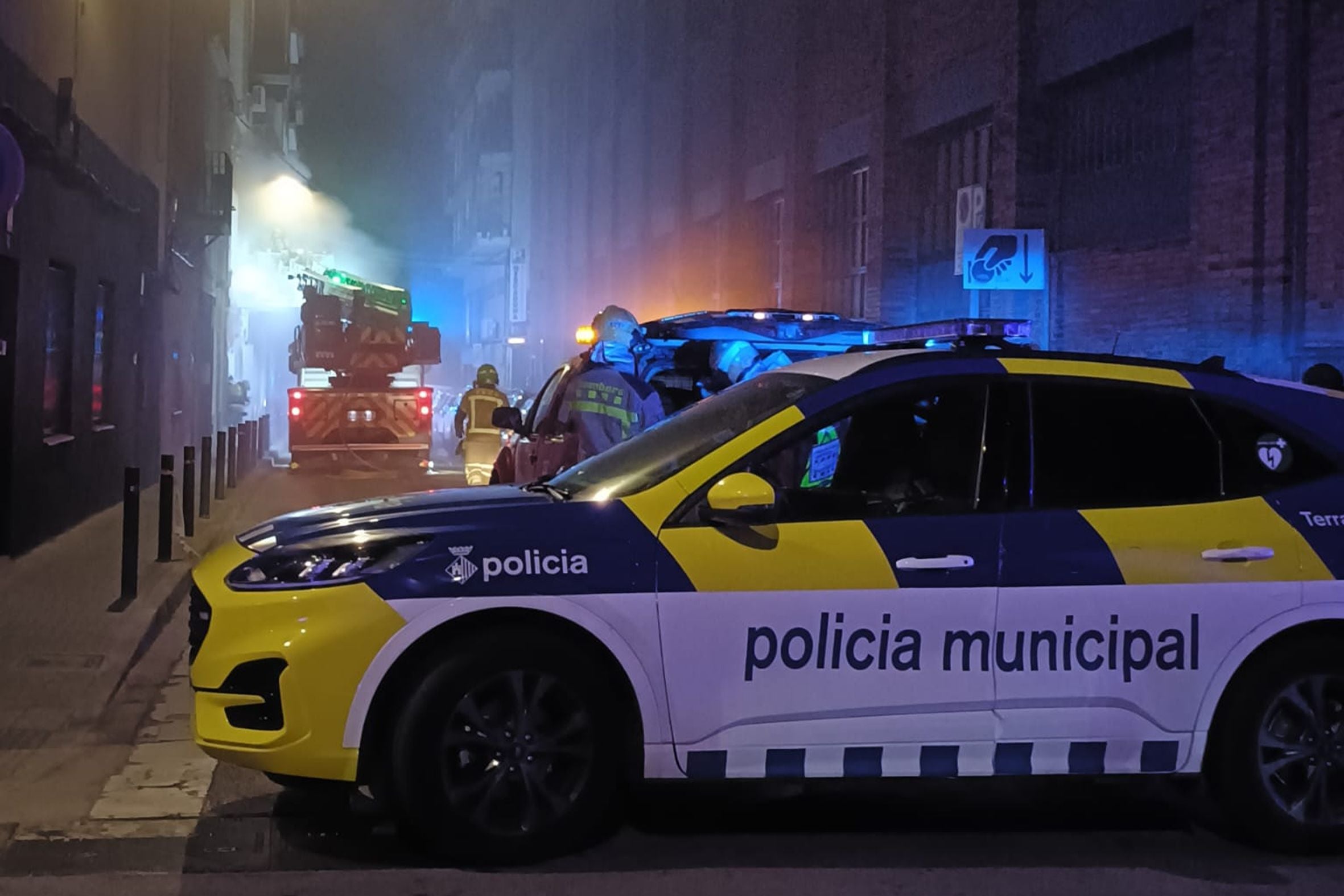 Incendi sense ferits en un habitatge del carrer de l'Infant Martí | Anna Pérez