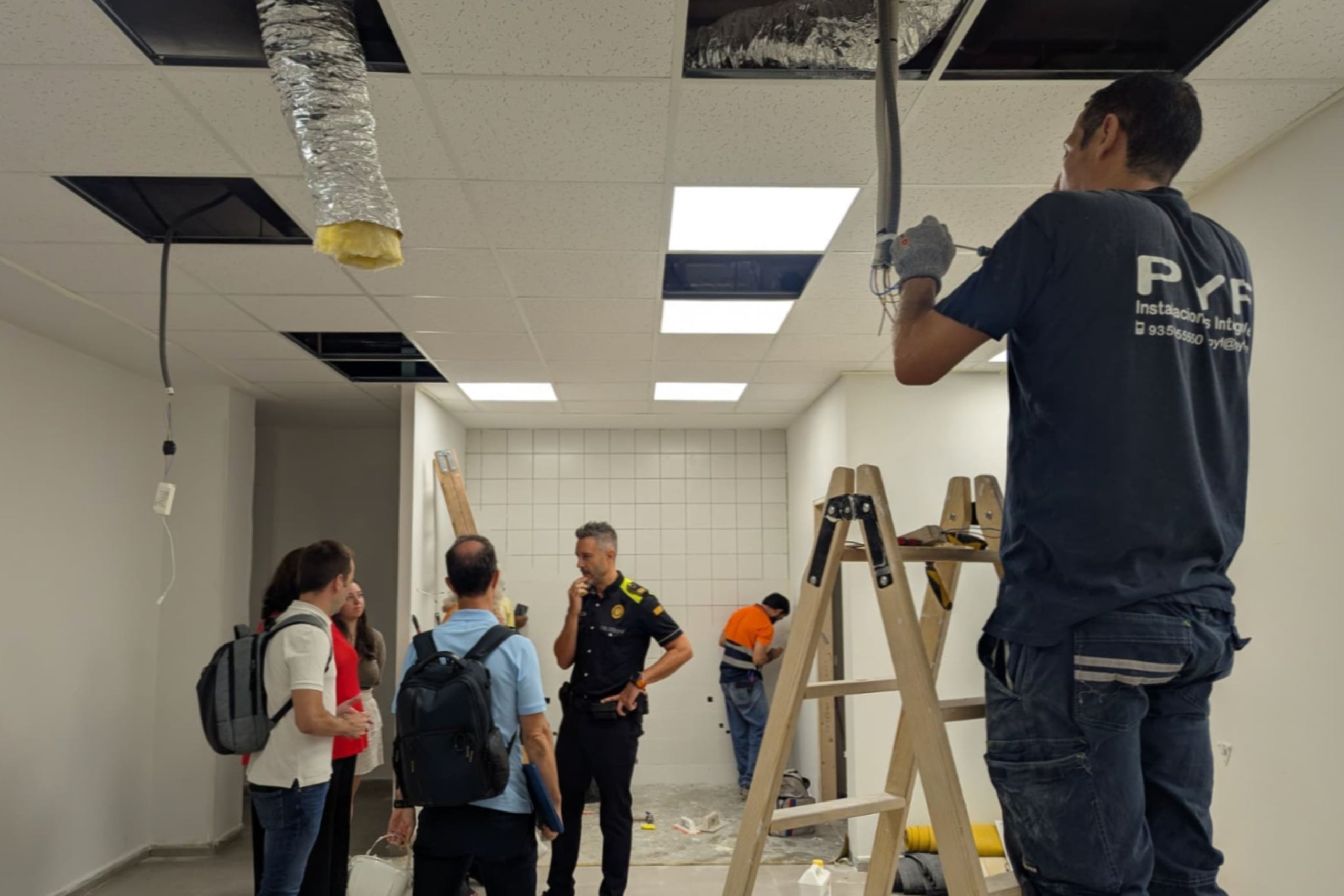 Visita del tinent d'alcalde Xavier Cardona a les obres a prefectura | Aj. Terrassa