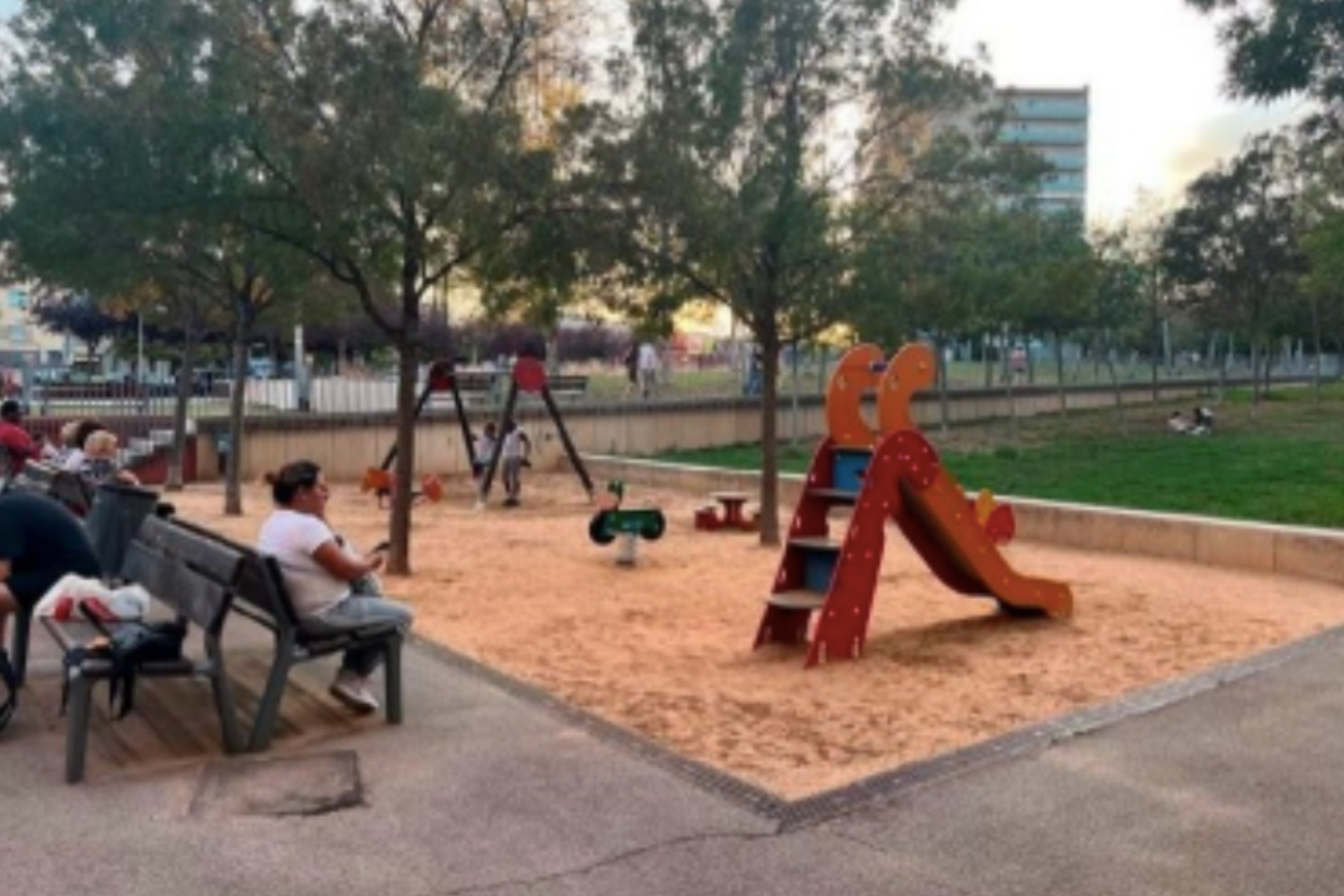 Imatge de la zona de jocs al parc del Nord | Ajuntament de Terrassa