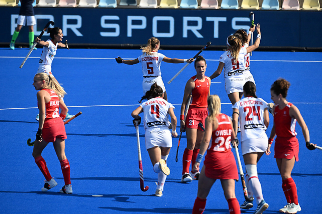 La selecció femenina també es classifica per a les semifinals / Cedida