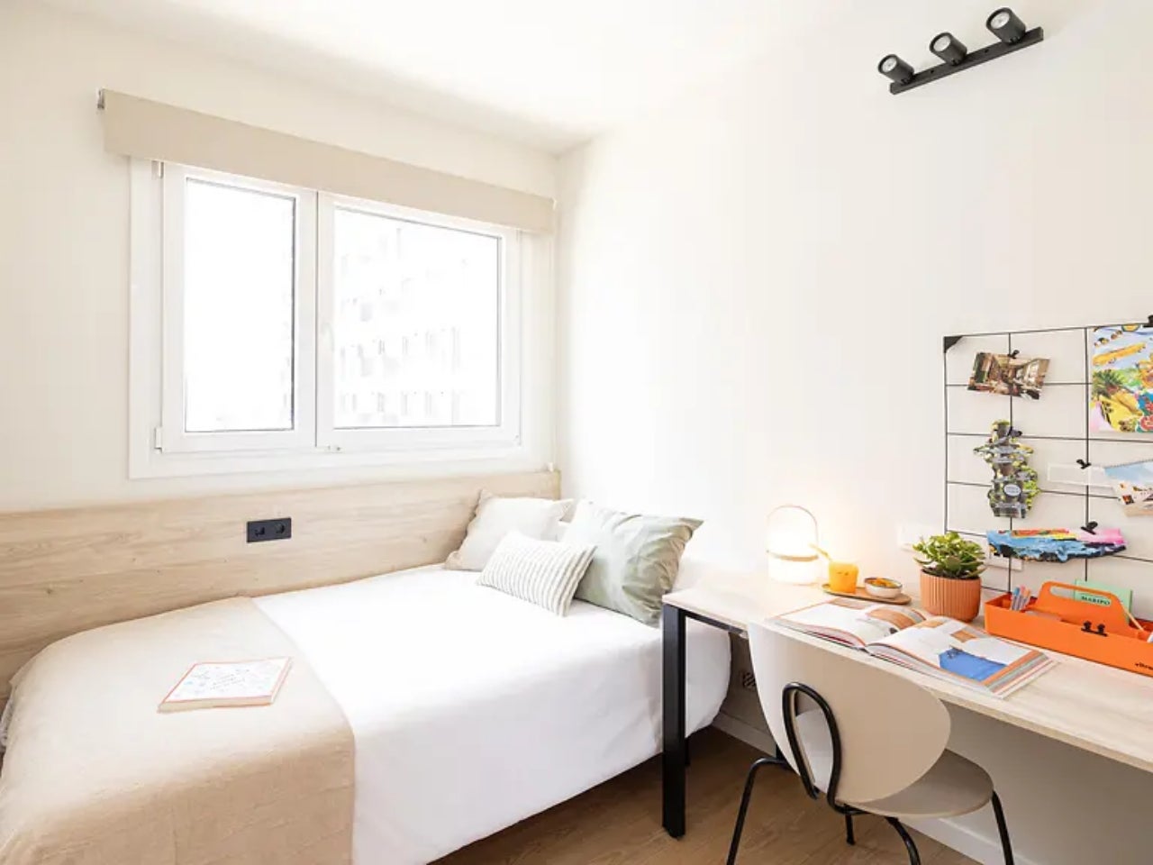 Interior d'un dels apartaments de la residència d'estudiants Can Telar de Terrassa | Yugo