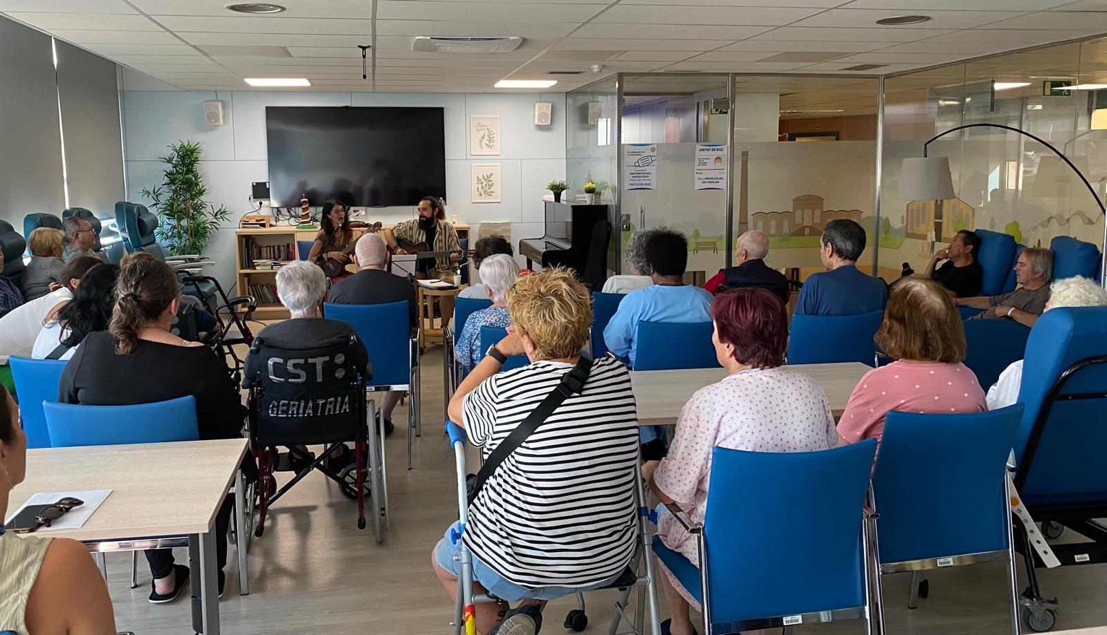 El CST i la Fundació Músicos por la Salud signen un conveni per incorporar la música com a eina terapèutica | CST