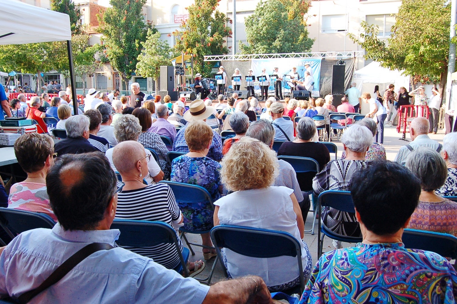 La I Cantada d'Havaneres a la plaça del Progrés | Ramon Navarro