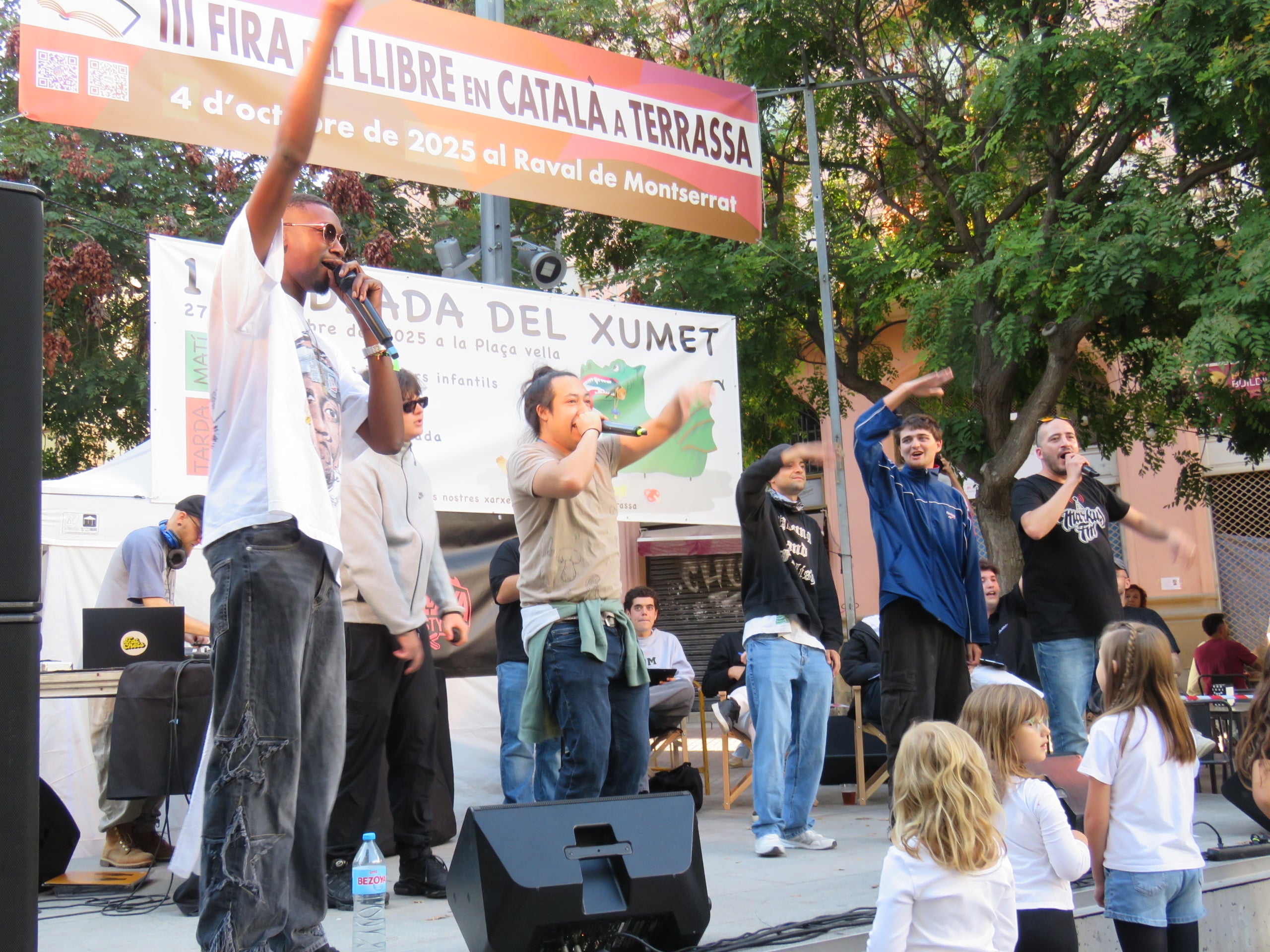 La plaça Vella s'ha omplert aquest divendres, 26 de setembre, de música i rimes amb el Catalunya Freestyle, la primera competició de freestyle en català de la història. Una vintena de participants van mostrar el seu talent davant d'un jurat format per Lildami, Kapo 013, Joel Diaz, Galgo Lento i Sergi Anguera. Els tres millors classificats van aconseguir un premi de 200 euros i l'oportunitat de competir a la gran final del Catalunya Freestyle. La jornada va finalitzar amb un showcase del grup terrassenc, Hereus del Beat | Oriol Manrique