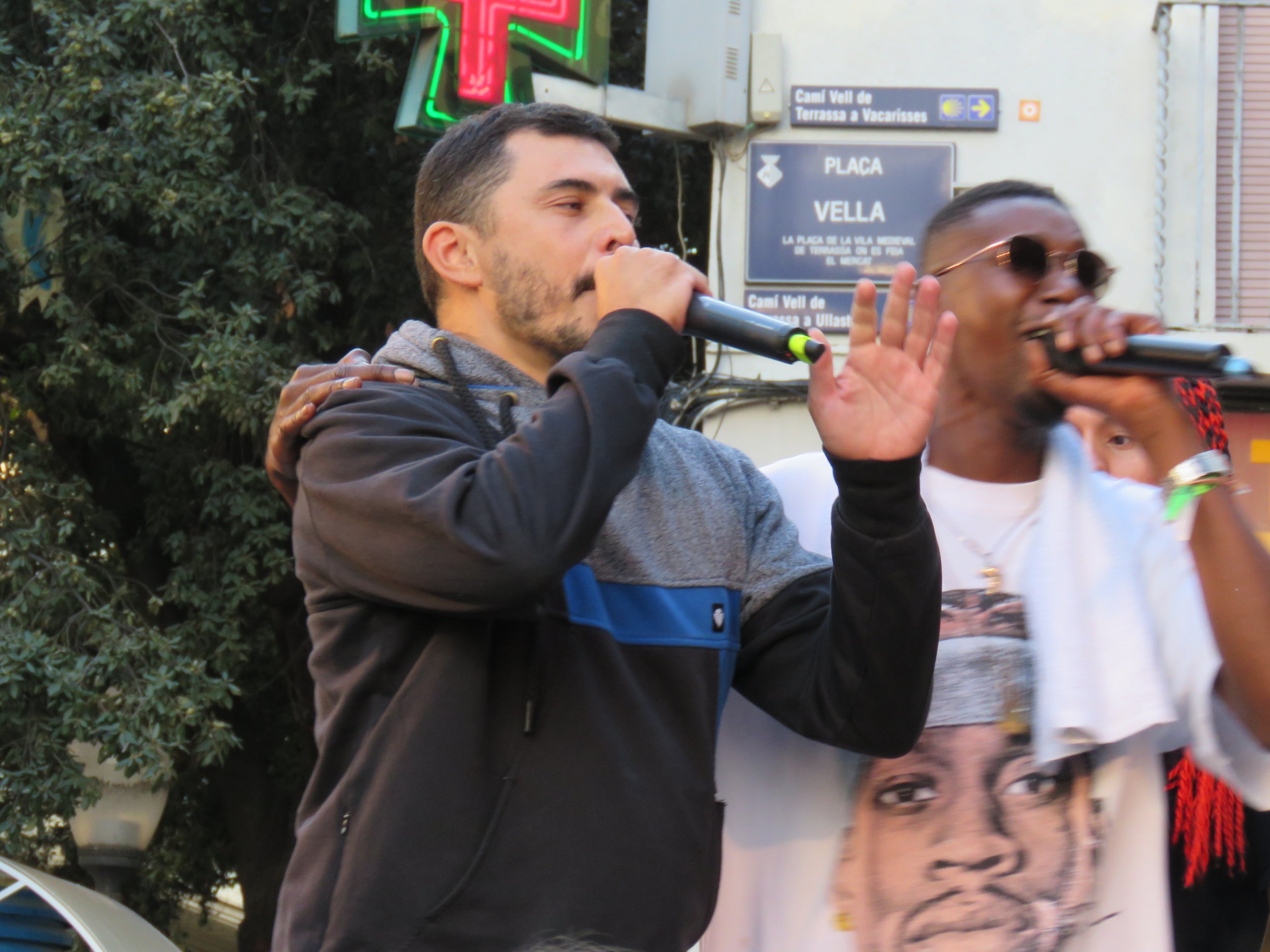 La plaça Vella s'ha omplert aquest divendres, 26 de setembre, de música i rimes amb el Catalunya Freestyle, la primera competició de freestyle en català de la història. Una vintena de participants van mostrar el seu talent davant d'un jurat format per Lildami, Kapo 013, Joel Diaz, Galgo Lento i Sergi Anguera. Els tres millors classificats van aconseguir un premi de 200 euros i l'oportunitat de competir a la gran final del Catalunya Freestyle. La jornada va finalitzar amb un showcase del grup terrassenc, Hereus del Beat | Oriol Manrique