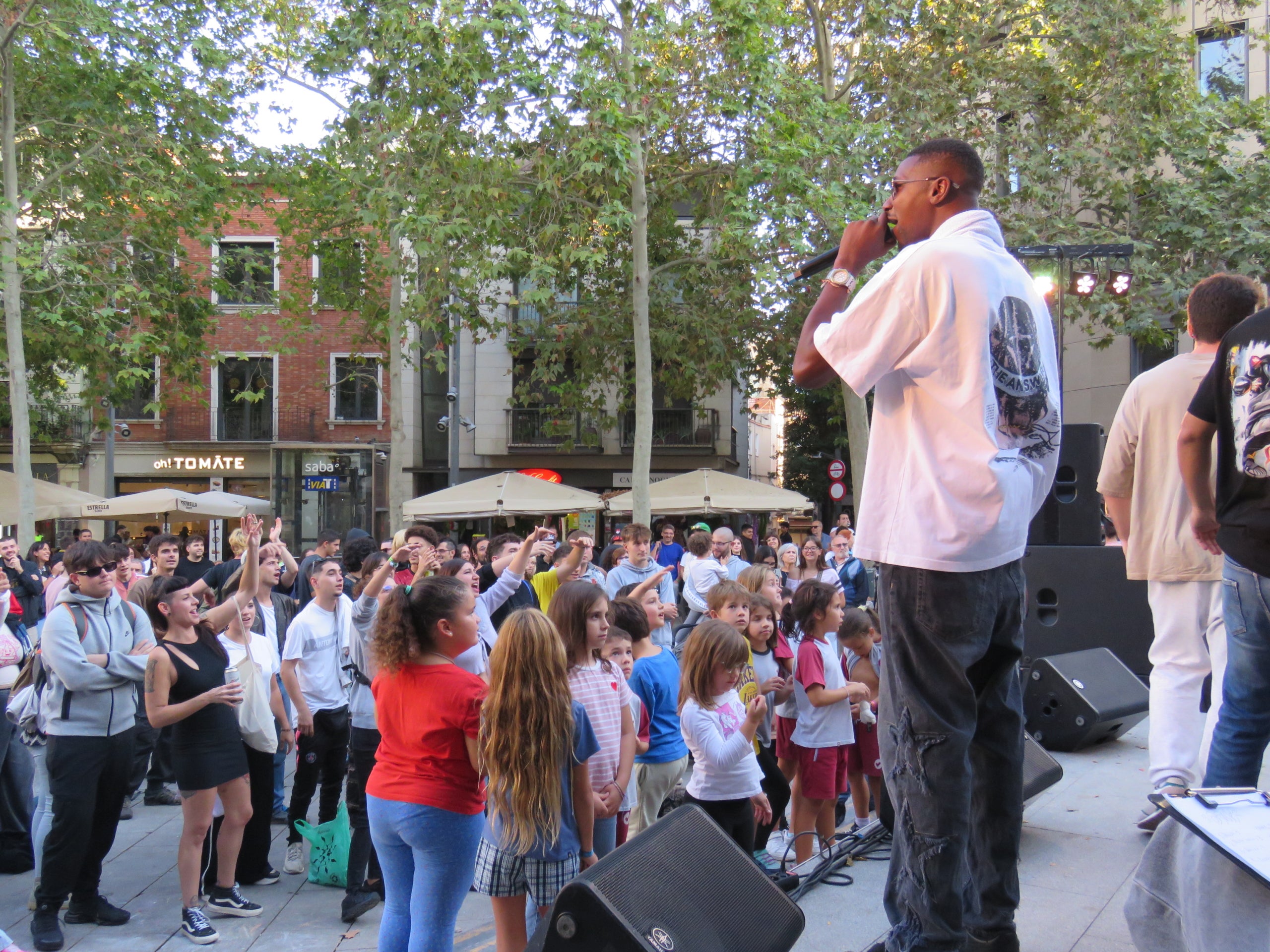 La plaça Vella s'ha omplert aquest divendres, 26 de setembre, de música i rimes amb el Catalunya Freestyle, la primera competició de freestyle en català de la història. Una vintena de participants van mostrar el seu talent davant d'un jurat format per Lildami, Kapo 013, Joel Diaz, Galgo Lento i Sergi Anguera. Els tres millors classificats van aconseguir un premi de 200 euros i l'oportunitat de competir a la gran final del Catalunya Freestyle. La jornada va finalitzar amb un showcase del grup terrassenc, Hereus del Beat | Oriol Manrique