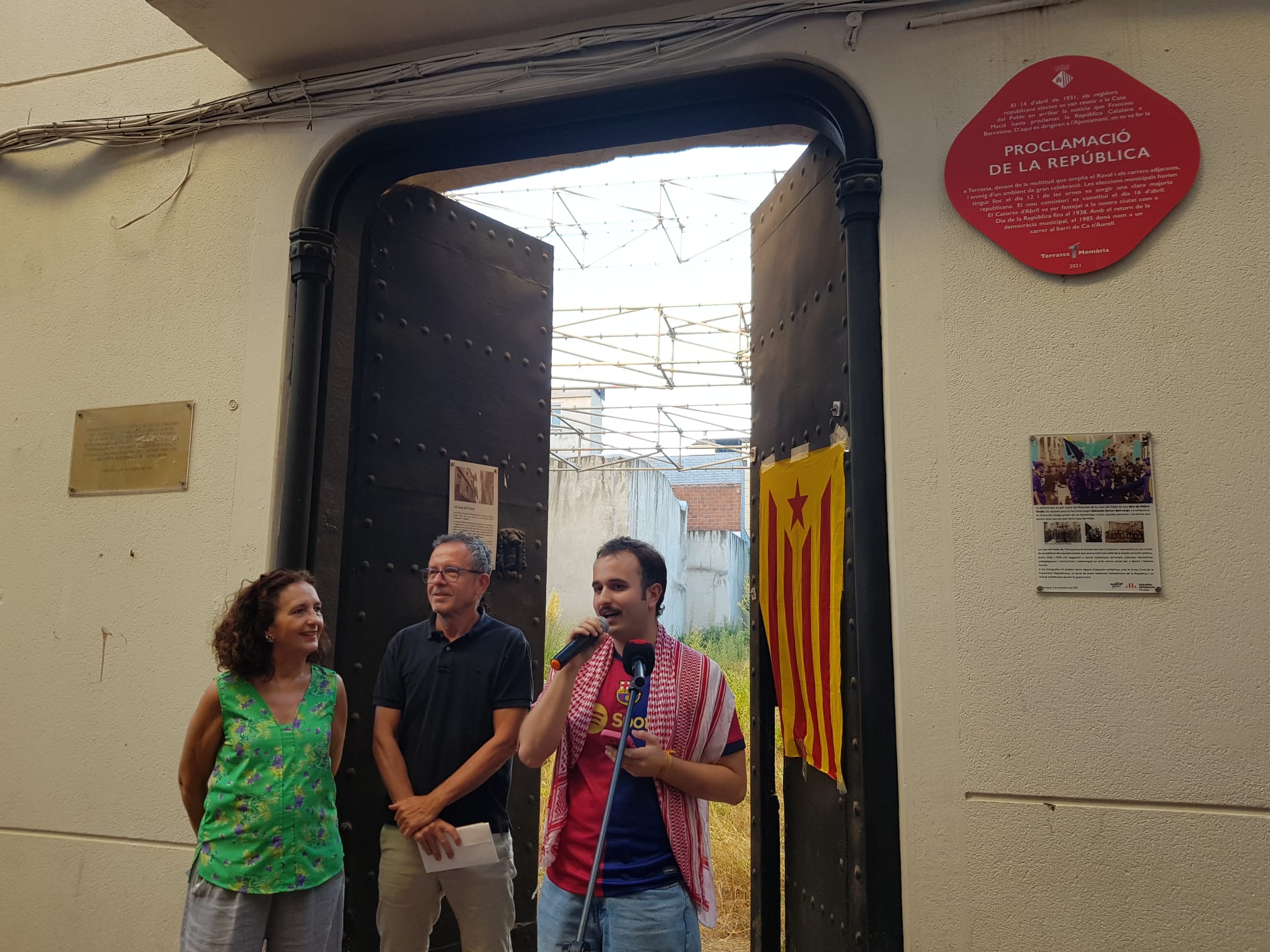 Acte de commemoració dels Fets de 1713 a la porta de la Casa del Poble | Lluïsa Tarrida