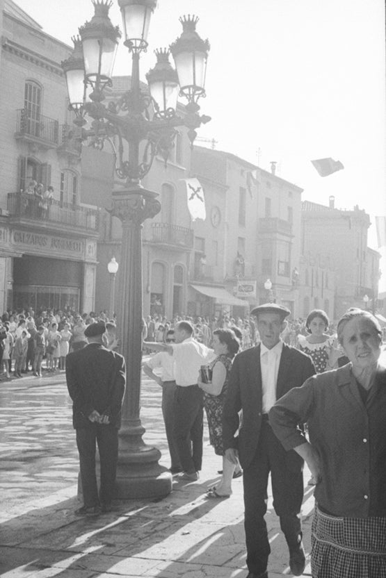 El passat divendres, 3 d'octubre, es va inaugurar l'exposició 'A l'altra banda del riu' al Centre Excursionista de Terrassa. Es tracta d'un recull d'una selecció d'imatges de Terrassa, Castellar de Vallès i Barcelona del fotògraf castellarenc Ramon Llinares. La mostra ha estat comissariada per Cristóbal Castro i Cesc Llinares | Cristóbal Castro