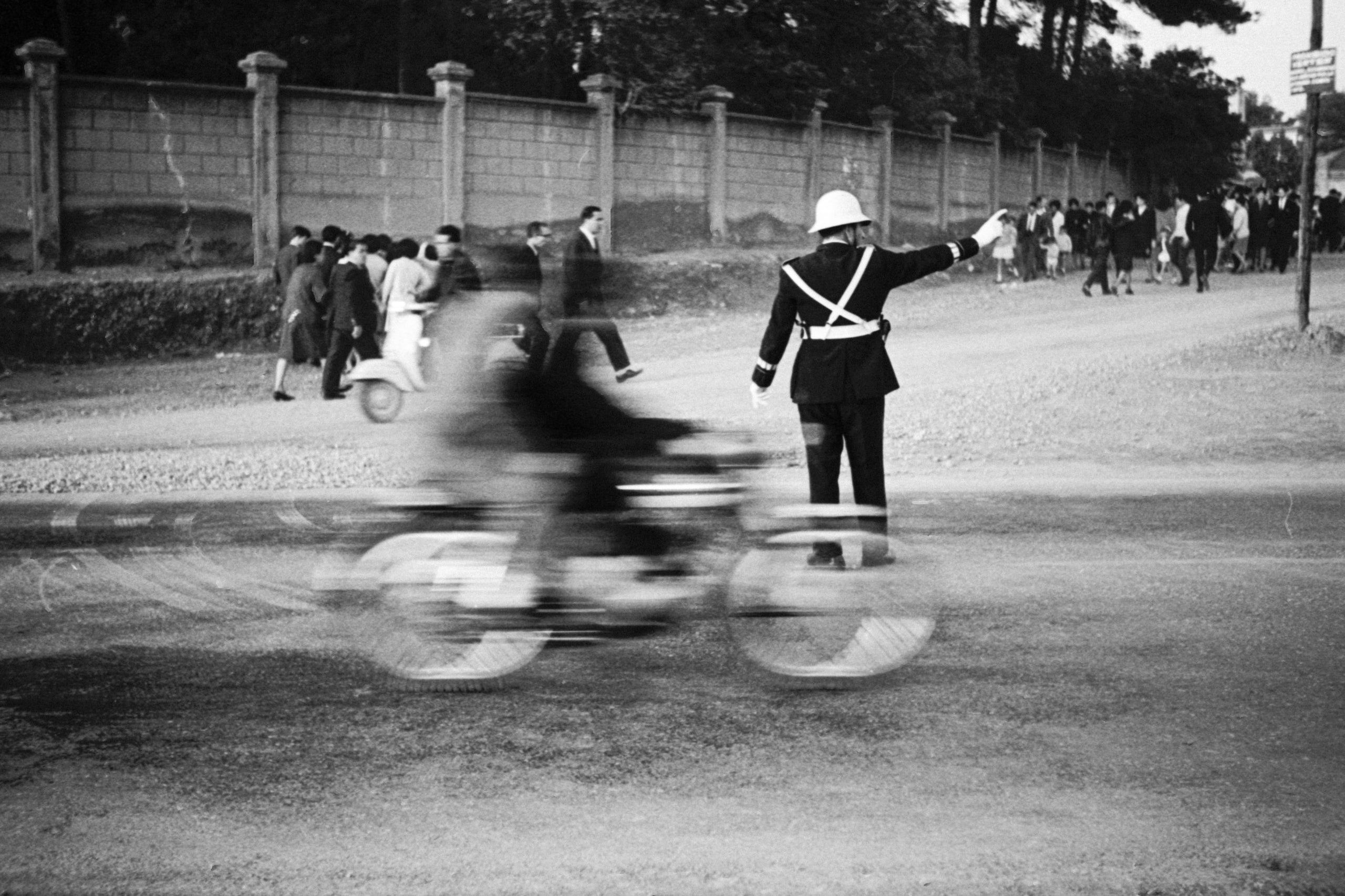 El passat divendres, 3 d'octubre, es va inaugurar l'exposició 'A l'altra banda del riu' al Centre Excursionista de Terrassa. Es tracta d'un recull d'una selecció d'imatges de Terrassa, Castellar de Vallès i Barcelona del fotògraf castellarenc Ramon Llinares. La mostra ha estat comissariada per Cristóbal Castro i Cesc Llinares | Cristóbal Castro