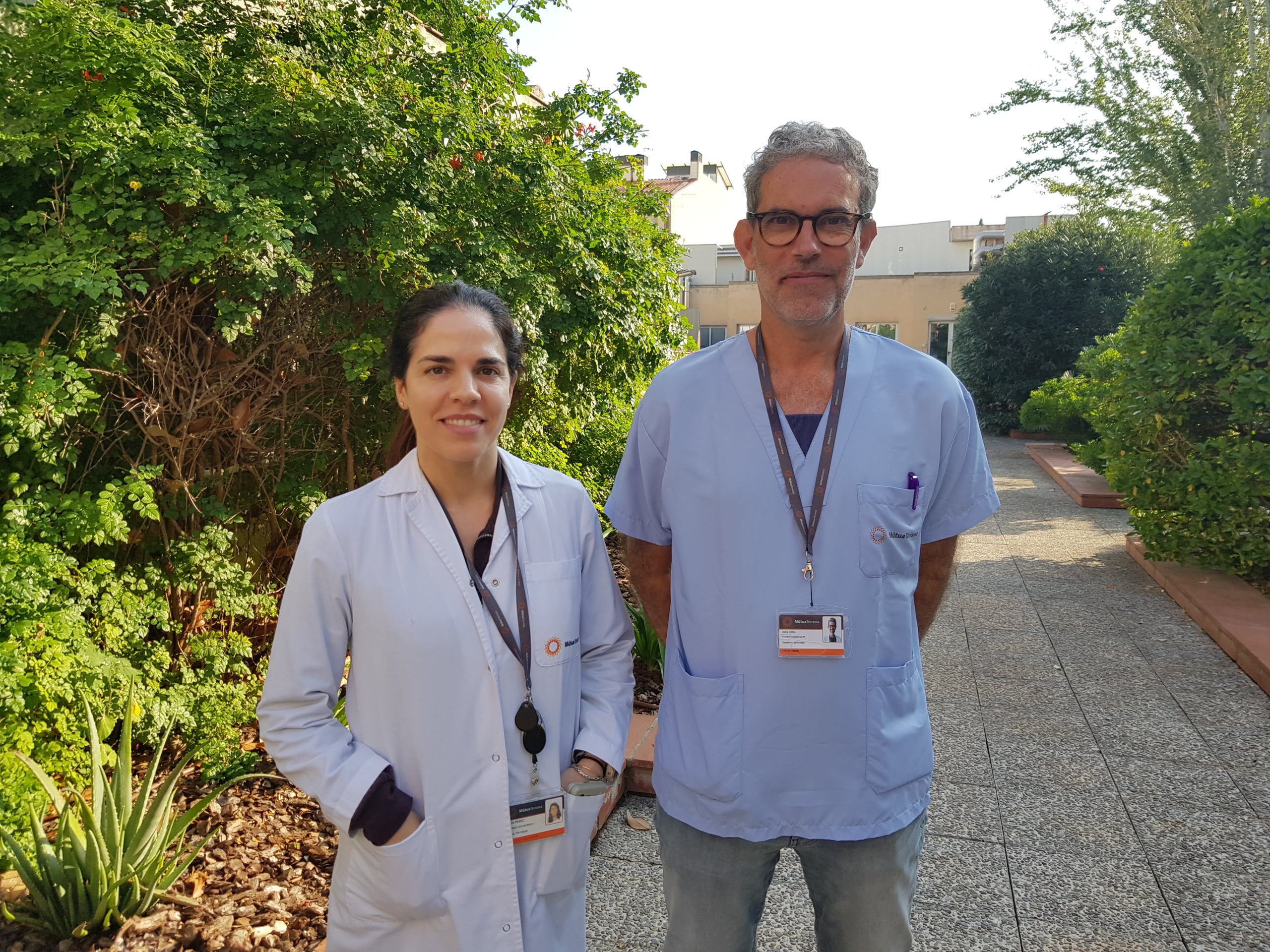 Els doctors Núria Pérez i Oriol Porta, membres de la unitat especialitzada en dolor crònic del sòl pelvià | Lluïsa Tarrida