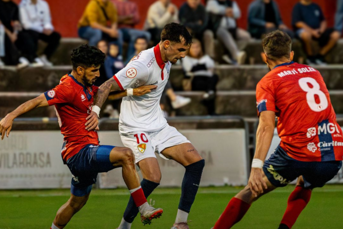 El Terrassa FC empata a Olot / X Terrassa FC