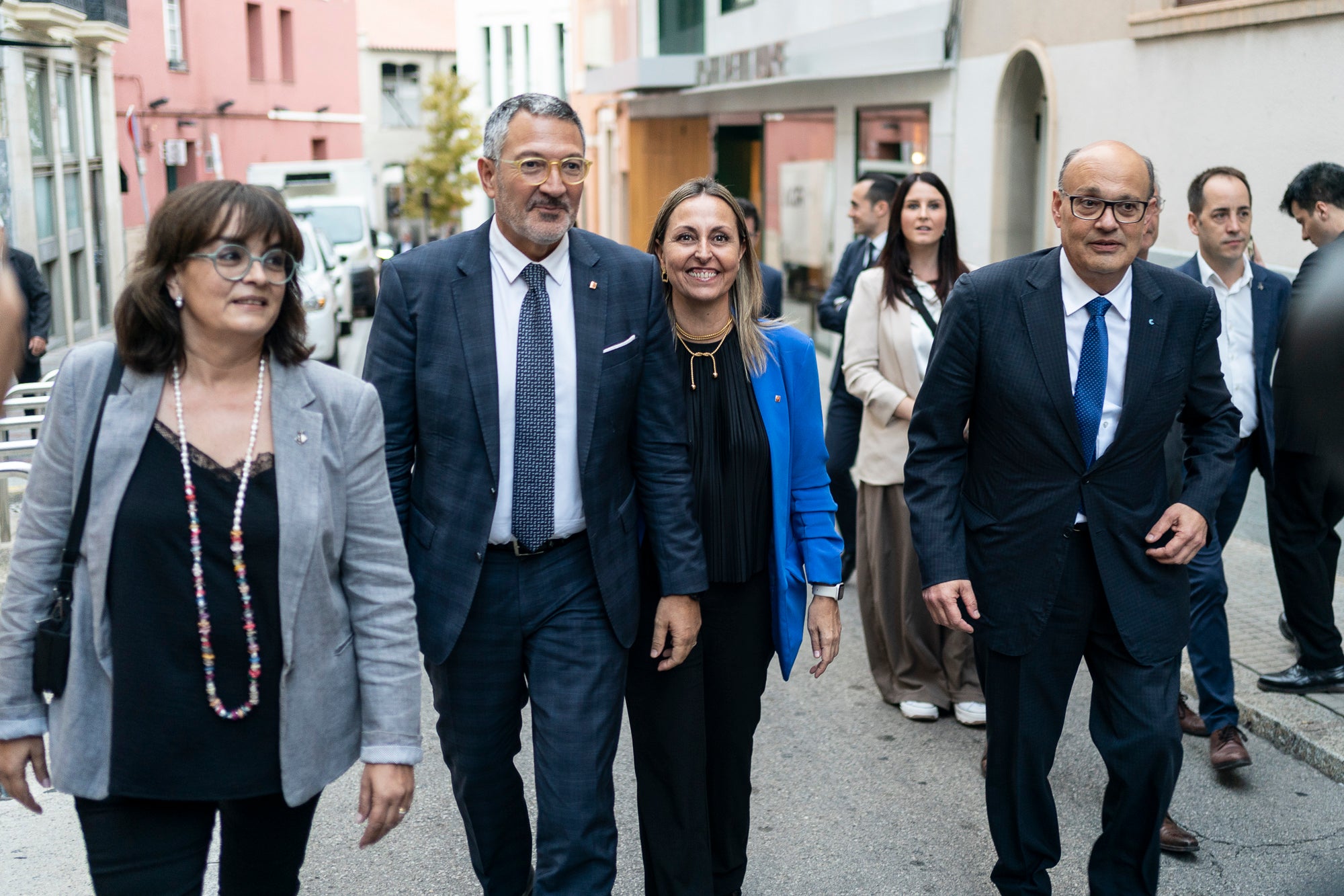 El Teatre Principal de Terrassa ha acollit la 30a edició de la Nit de l'Empresa. L'acte ha comptat amb la presència de l'alcalde de Terrassa, Jordi Ballart, i el president de Cecot, Xavier Panés; però ha destacat l'absència del president de la Generalitat, Salvador Illa, pels aiguats a l'Ebre. El gran protagonista de la jornada ha estat Cristóbal Colón, fundador de La Fageda, que ha rebut el Reconeixement a la Personalitat 2025 de Cecot | Mireia Comas