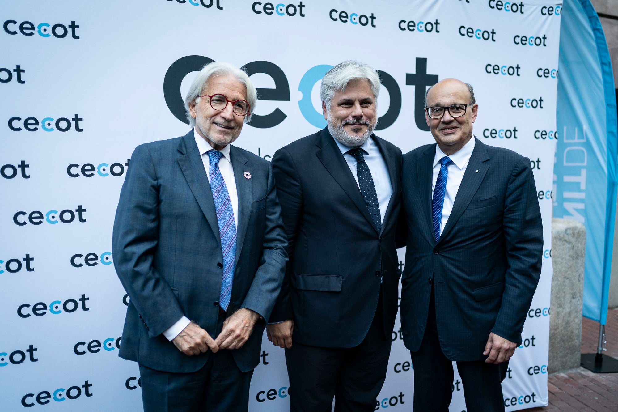 El Teatre Principal de Terrassa ha acollit la 30a edició de la Nit de l'Empresa. L'acte ha comptat amb la presència de l'alcalde de Terrassa, Jordi Ballart, i el president de Cecot, Xavier Panés; però ha destacat l'absència del president de la Generalitat, Salvador Illa, pels aiguats a l'Ebre. El gran protagonista de la jornada ha estat Cristóbal Colón, fundador de La Fageda, que ha rebut el Reconeixement a la Personalitat 2025 de Cecot | Mireia Comas