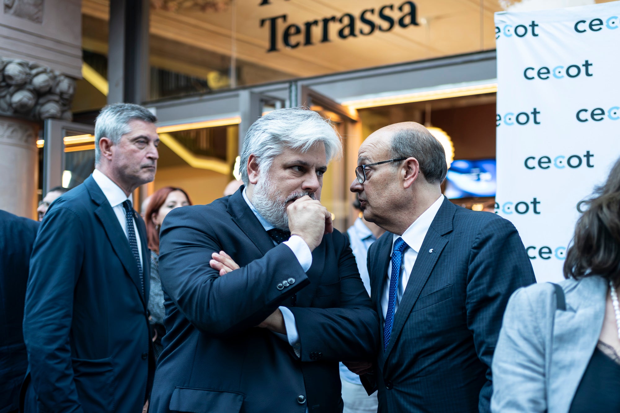 El Teatre Principal de Terrassa ha acollit la 30a edició de la Nit de l'Empresa. L'acte ha comptat amb la presència de l'alcalde de Terrassa, Jordi Ballart, i el president de Cecot, Xavier Panés; però ha destacat l'absència del president de la Generalitat, Salvador Illa, pels aiguats a l'Ebre. El gran protagonista de la jornada ha estat Cristóbal Colón, fundador de La Fageda, que ha rebut el Reconeixement a la Personalitat 2025 de Cecot | Mireia Comas