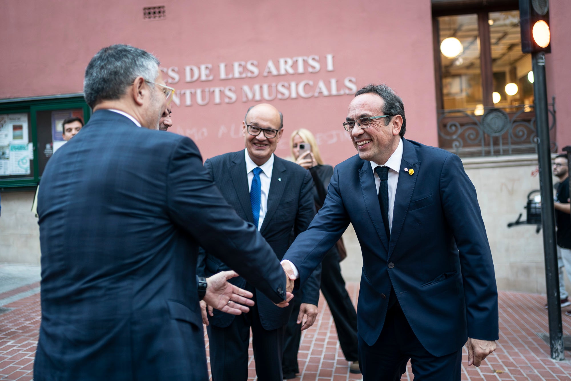 El Teatre Principal de Terrassa ha acollit la 30a edició de la Nit de l'Empresa. L'acte ha comptat amb la presència de l'alcalde de Terrassa, Jordi Ballart, i el president de Cecot, Xavier Panés; però ha destacat l'absència del president de la Generalitat, Salvador Illa, pels aiguats a l'Ebre. El gran protagonista de la jornada ha estat Cristóbal Colón, fundador de La Fageda, que ha rebut el Reconeixement a la Personalitat 2025 de Cecot | Mireia Comas