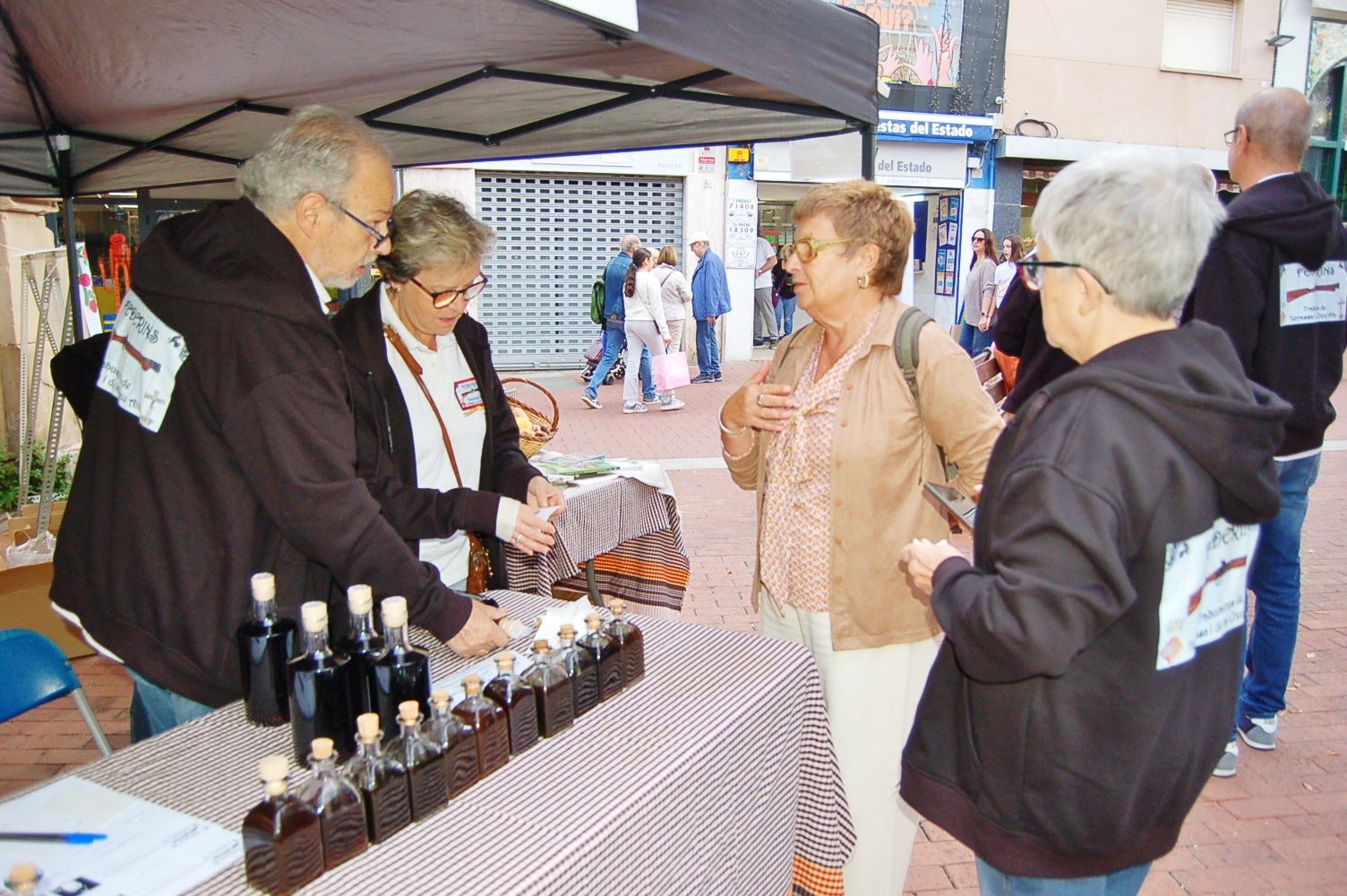 Aquest dissabte, 18 d'octubre, Terrassa ha acollit l'11a edició de la Festa i Tast de Ratafia al Raval de Montserrat. La jornada ha estat organitzada per la Colla dels Federins Trabucaires de Terrassa i l'Ateneu Terrassenc | Ramon Navarro