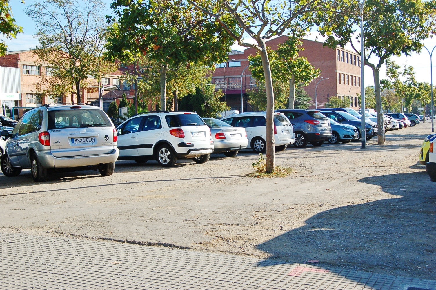 Aquest dimecres, dia 8 d’octubre, s’ha estrenat el nou model del Mercadal Martí l’Humà, a l’avinguda de Béjar. Tal com es va anunciar, des del govern s’ha optat per un model “compactat”, amb una reducció d’espai, sense deixar forats, i un increment dels controls dels deures dels paradistes, neteja i seguretat. Al mateix temps, s’ha alliberat una pastilla per destinar-la a zona d’aparcament. Podeu trobar més informació aquí: https://monterrassa.cat/societat/terrassa-aposta-nou-mercadal-menys-parades-mes-controls-479307/