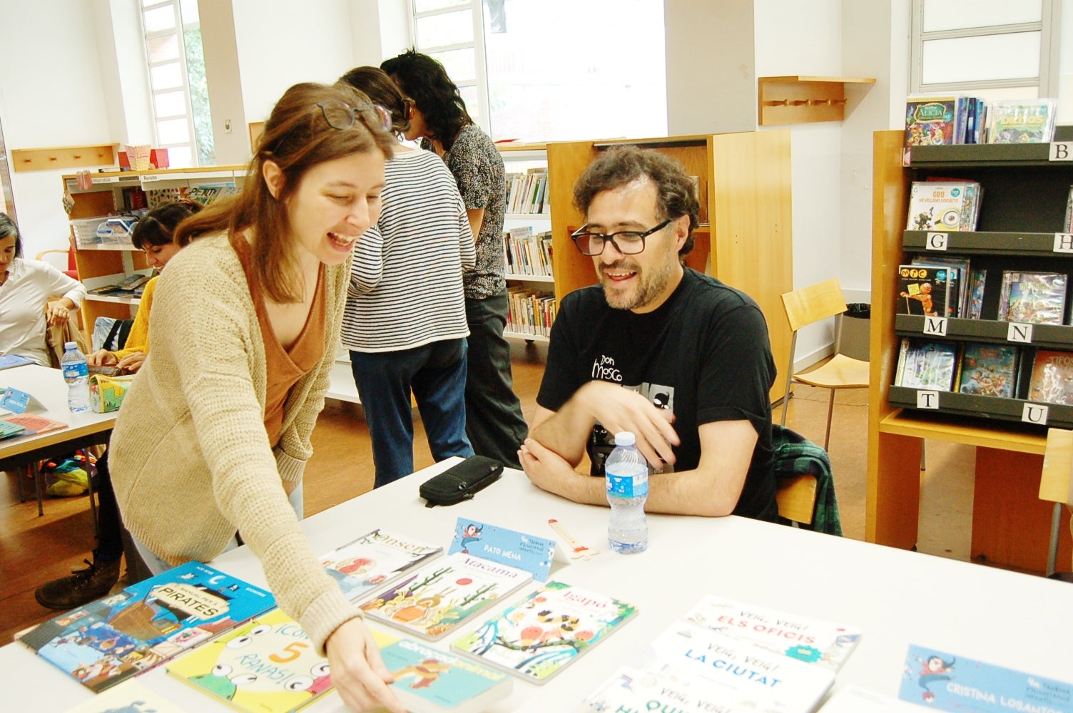 La Biblioteca Central de Terrassa va acollir aquest dissabte la 4ª Trobada d'Il.lustració Infantil, que va reunir alguns dels majors autors catalans d'aquesta disciplina de llibres per a infants i es va organitzar conjuntament amb Bambú Llibreria. Hi van participar els il·lustradors locals Kim Amate i Marta Cabrol i d'altres de fora com Núria Albesa, Maria Tolosa Cistaré, Roser Matas o Vivim del Cuentu. La trobada comptava amb la col·laboració de les editorials Mediterrània i Nanit.