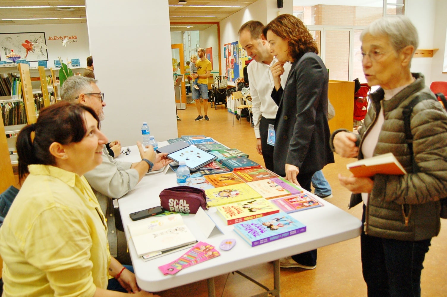 La Biblioteca Central de Terrassa va acollir aquest dissabte la 4ª Trobada d'Il.lustració Infantil, que va reunir alguns dels majors autors catalans d'aquesta disciplina de llibres per a infants i es va organitzar conjuntament amb Bambú Llibreria. Hi van participar els il·lustradors locals Kim Amate i Marta Cabrol i d'altres de fora com Núria Albesa, Maria Tolosa Cistaré, Roser Matas o Vivim del Cuentu. La trobada comptava amb la col·laboració de les editorials Mediterrània i Nanit.