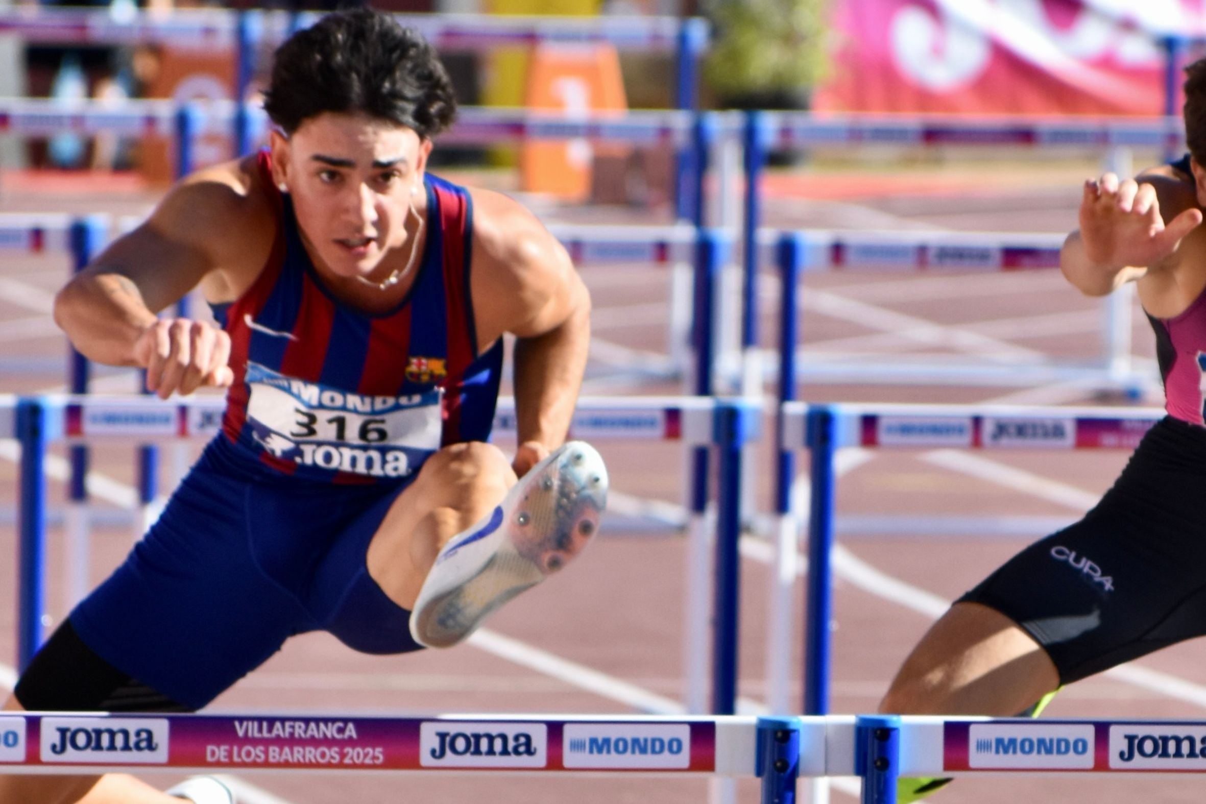 Hugo Hernández es penja la plata en el Campionat d'Espanya Sub-20 de Clubs | UAT