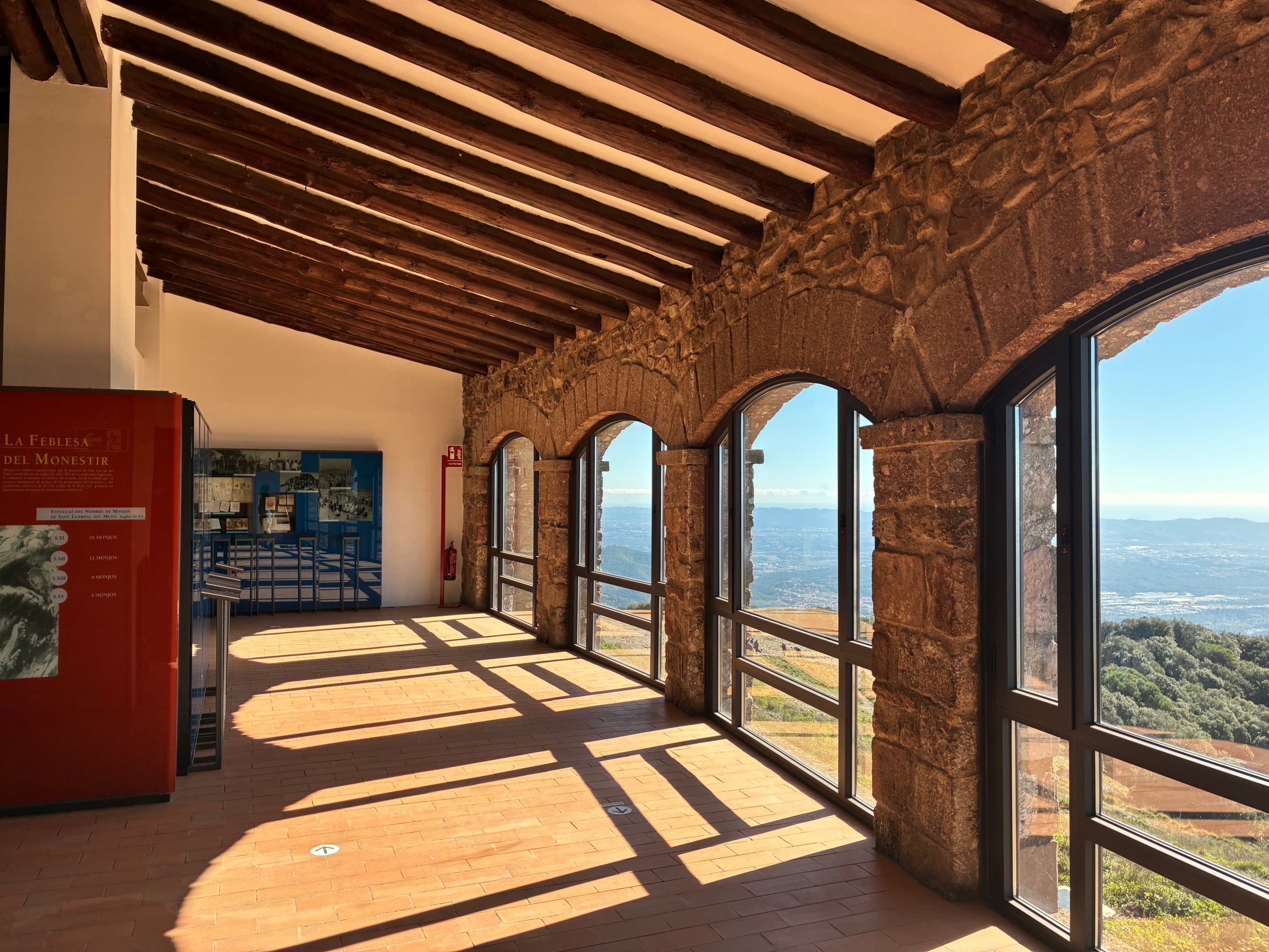 La Sala Mirador al monestir de La Mola, restaurada com a exposició permanent després del tancament del restaurant | Vicenç Batalla