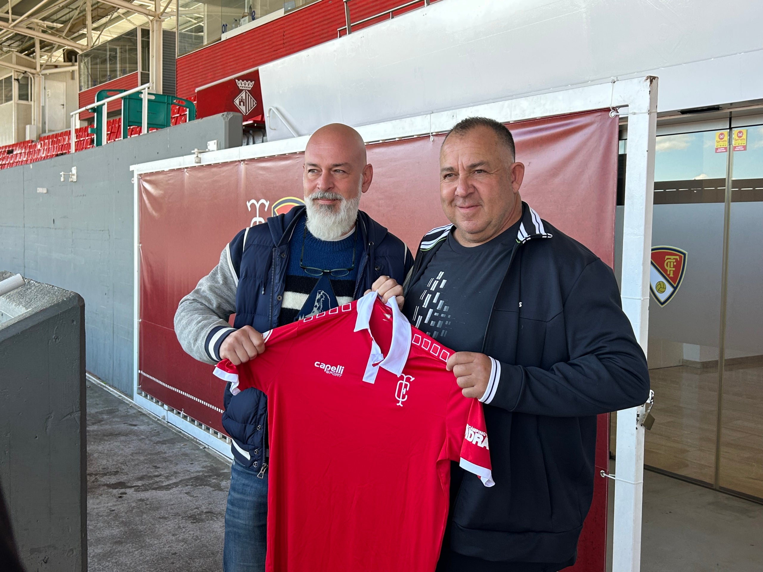 Antonis Antoniou, director esportiu, amb Oriol Alsina / Marc Pérez