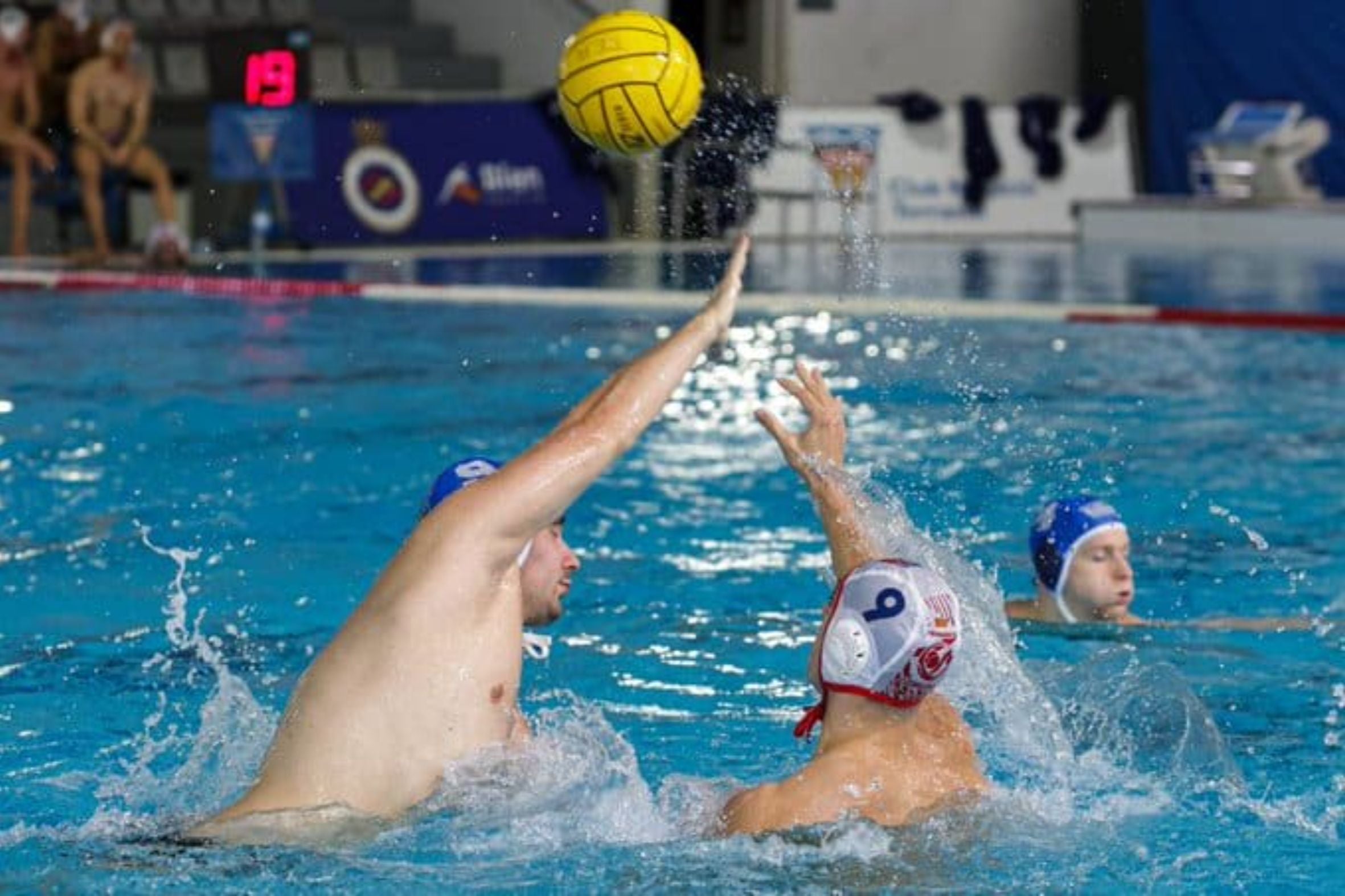 Cómoda victoria del CN Terrassa ante el Szolnoki Dozsa (13-4) | Federació Catalana de Natació