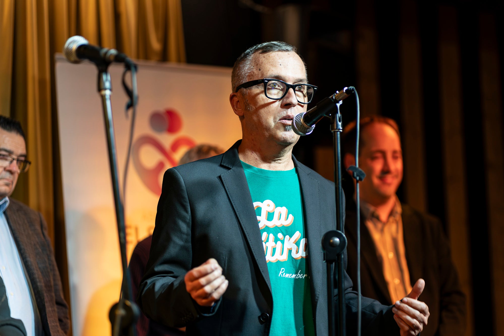 Aquest dijous, 28 de novembre, s'ha celebrat la presentació de la la VI Ruta del vermut dels Premis Vinari, organitzada per MónTerrassa i el Gremi d'Hostaleria de Terrassa i Comarca. Aquesta edició comptarà amb fins a disset establiments que ofereriran les seves tapes i el seu vermut, especial per a l'ocasió, per resseguir un circuit a preus populars que s'enceta el 28 de novembre i es tanca el 14 de desembre | Mireia Comas