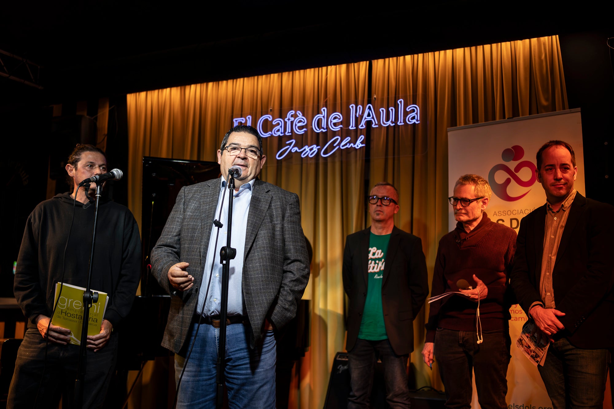 Aquest dijous, 28 de novembre, s'ha celebrat la presentació de la la VI Ruta del vermut dels Premis Vinari, organitzada per MónTerrassa i el Gremi d'Hostaleria de Terrassa i Comarca. Aquesta edició comptarà amb fins a disset establiments que ofereriran les seves tapes i el seu vermut, especial per a l'ocasió, per resseguir un circuit a preus populars que s'enceta el 28 de novembre i es tanca el 14 de desembre | Mireia Comas