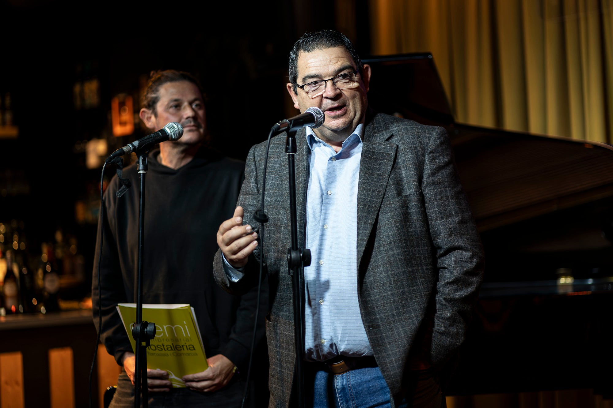 Aquest dijous, 28 de novembre, s'ha celebrat la presentació de la la VI Ruta del vermut dels Premis Vinari, organitzada per MónTerrassa i el Gremi d'Hostaleria de Terrassa i Comarca. Aquesta edició comptarà amb fins a disset establiments que ofereriran les seves tapes i el seu vermut, especial per a l'ocasió, per resseguir un circuit a preus populars que s'enceta el 28 de novembre i es tanca el 14 de desembre | Mireia Comas