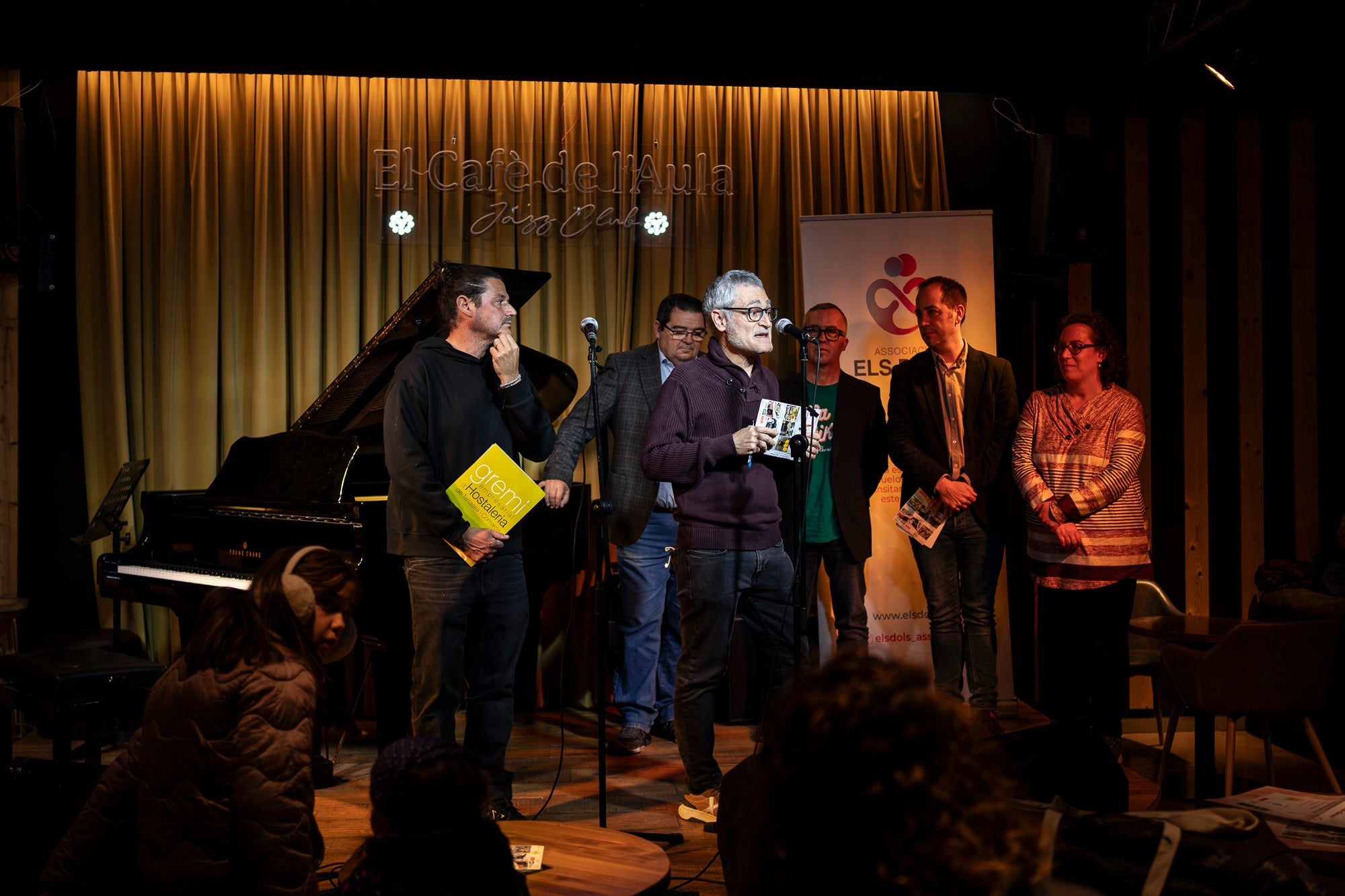 Aquest dijous, 28 de novembre, s'ha celebrat la presentació de la la VI Ruta del vermut dels Premis Vinari, organitzada per MónTerrassa i el Gremi d'Hostaleria de Terrassa i Comarca. Aquesta edició comptarà amb fins a disset establiments que ofereriran les seves tapes i el seu vermut, especial per a l'ocasió, per resseguir un circuit a preus populars que s'enceta el 28 de novembre i es tanca el 14 de desembre | Mireia Comas