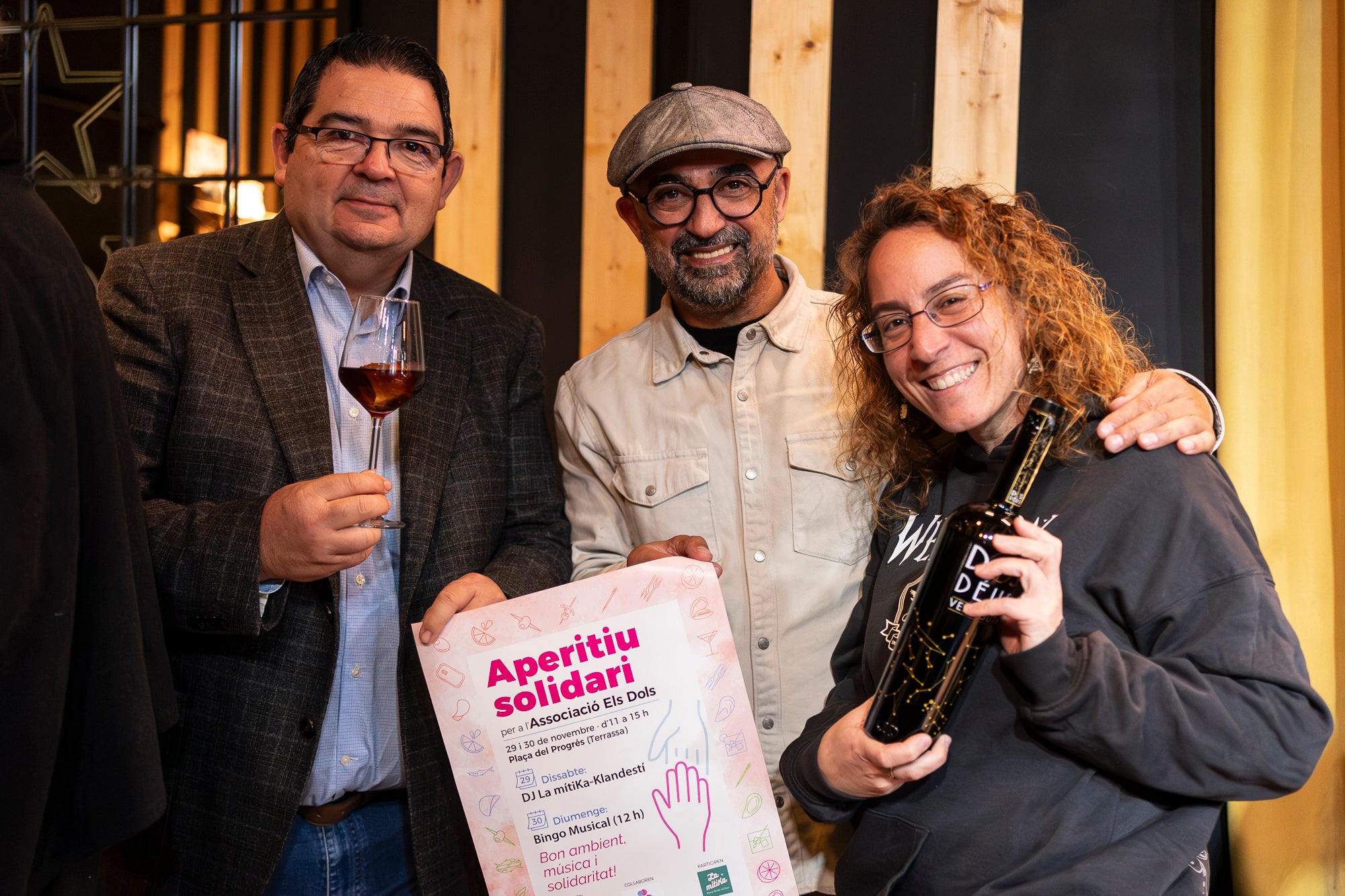 Aquest dijous, 28 de novembre, s'ha celebrat la presentació de la la VI Ruta del vermut dels Premis Vinari, organitzada per MónTerrassa i el Gremi d'Hostaleria de Terrassa i Comarca. Aquesta edició comptarà amb fins a disset establiments que ofereriran les seves tapes i el seu vermut, especial per a l'ocasió, per resseguir un circuit a preus populars que s'enceta el 28 de novembre i es tanca el 14 de desembre | Mireia Comas