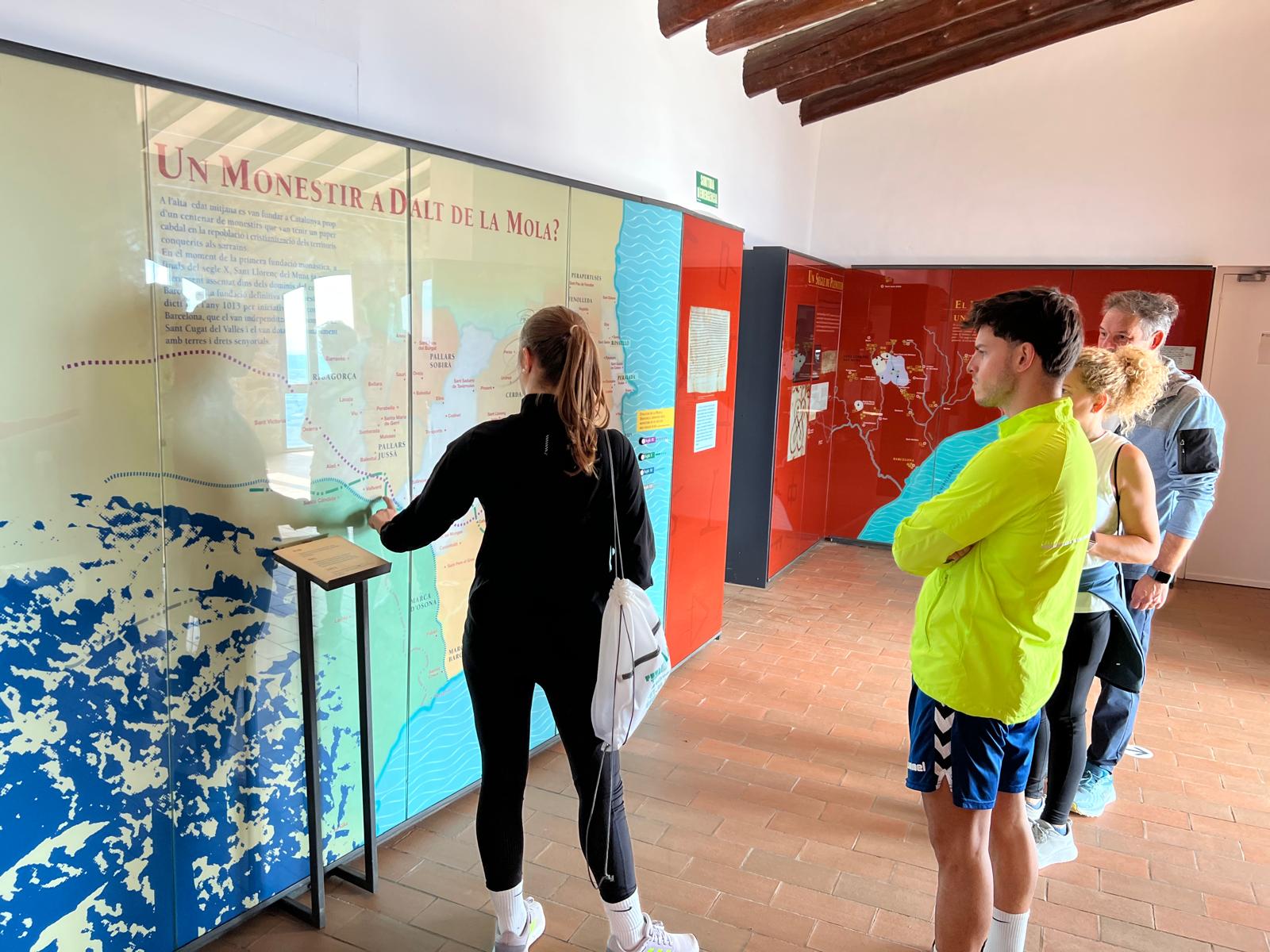 El nou espai expositiu de La Mola s'ha inaugurat aquesta setmana i aquest diumenge s'ha omplert de visitants | Salvador Cot
