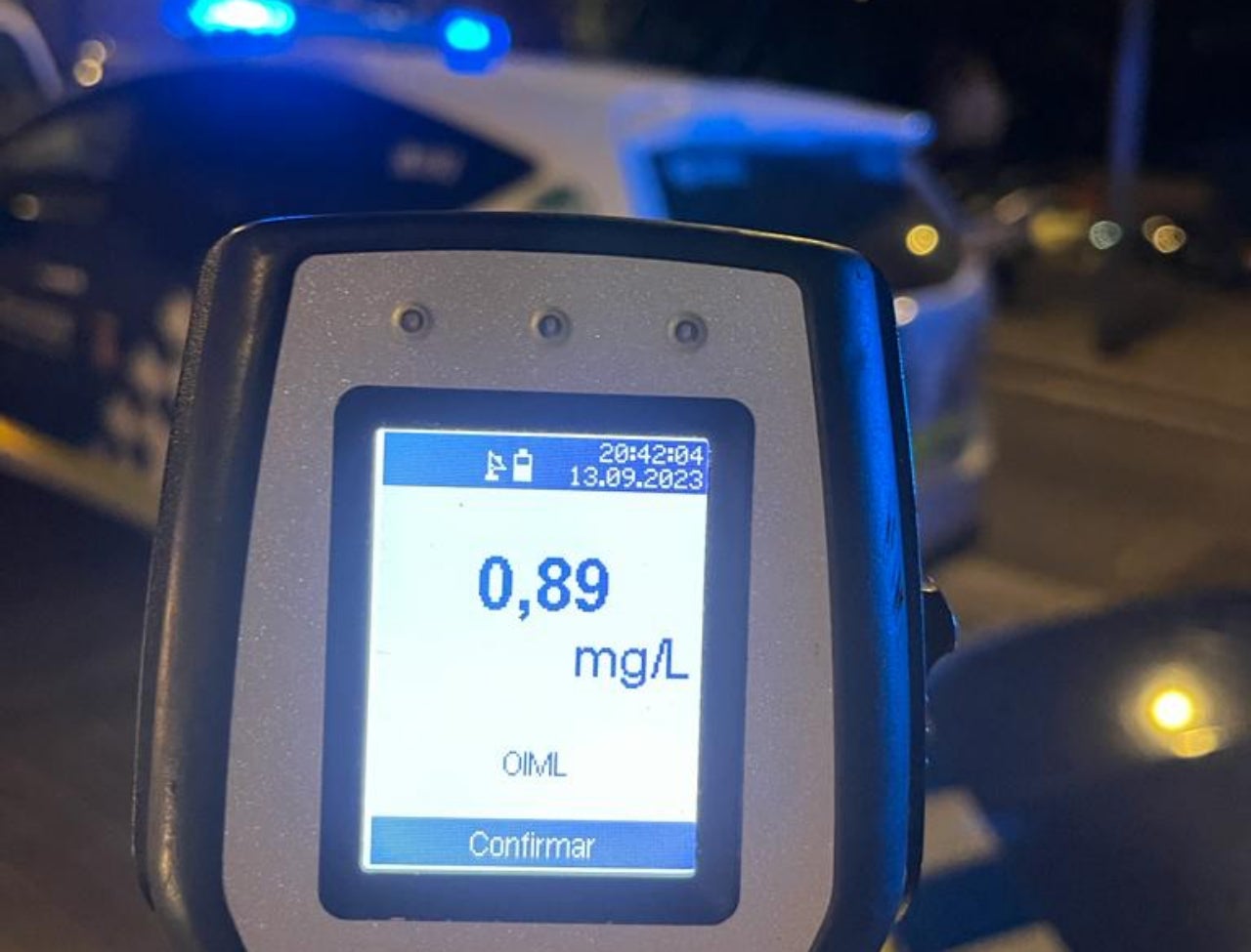 Alcoholímetro dando un resultado positivo | Policía Municipal de Terrassa