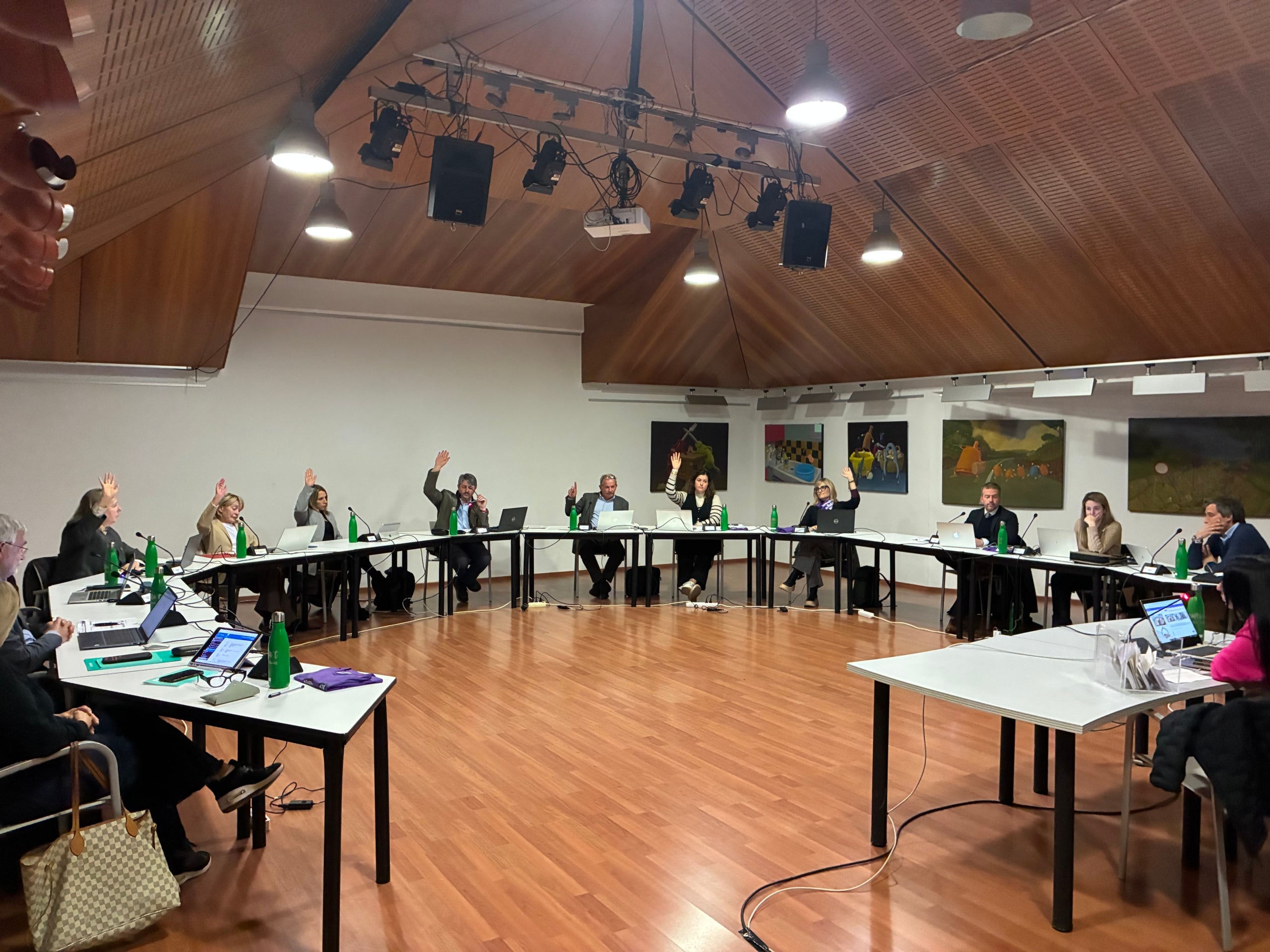 Aprovació dels pressupostos de Matadepera per al 2026, amb el suport de l'equip de govern de l'alcalde, Guillem Montagut, i el vot en contra de Suma't Matadepera i Junts | Vicenç Batalla