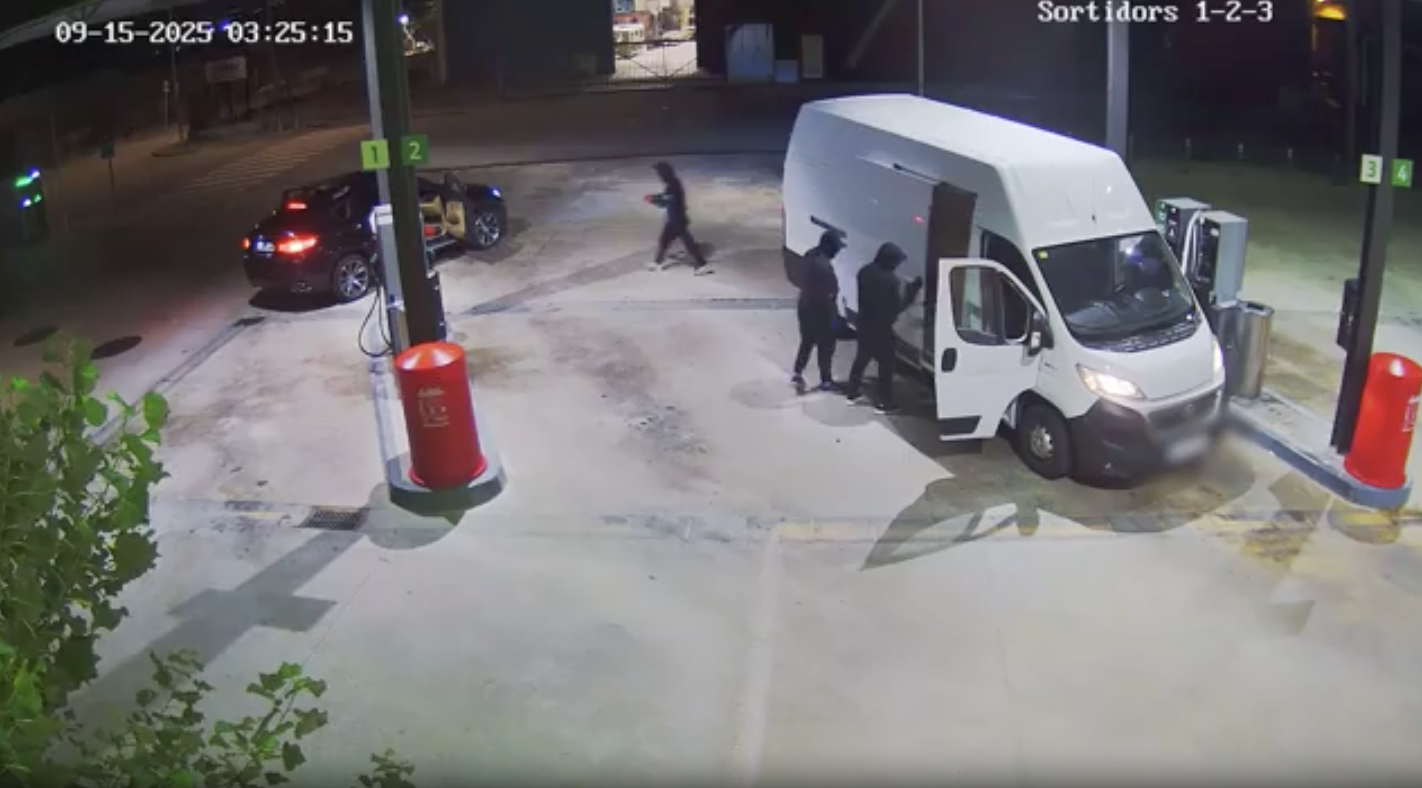 Desarticulen dos grups criminals especialitzats en encastaments i robatoris a camions a l'àrea metropolitana | Mossos d'Esquadra. Via ACN