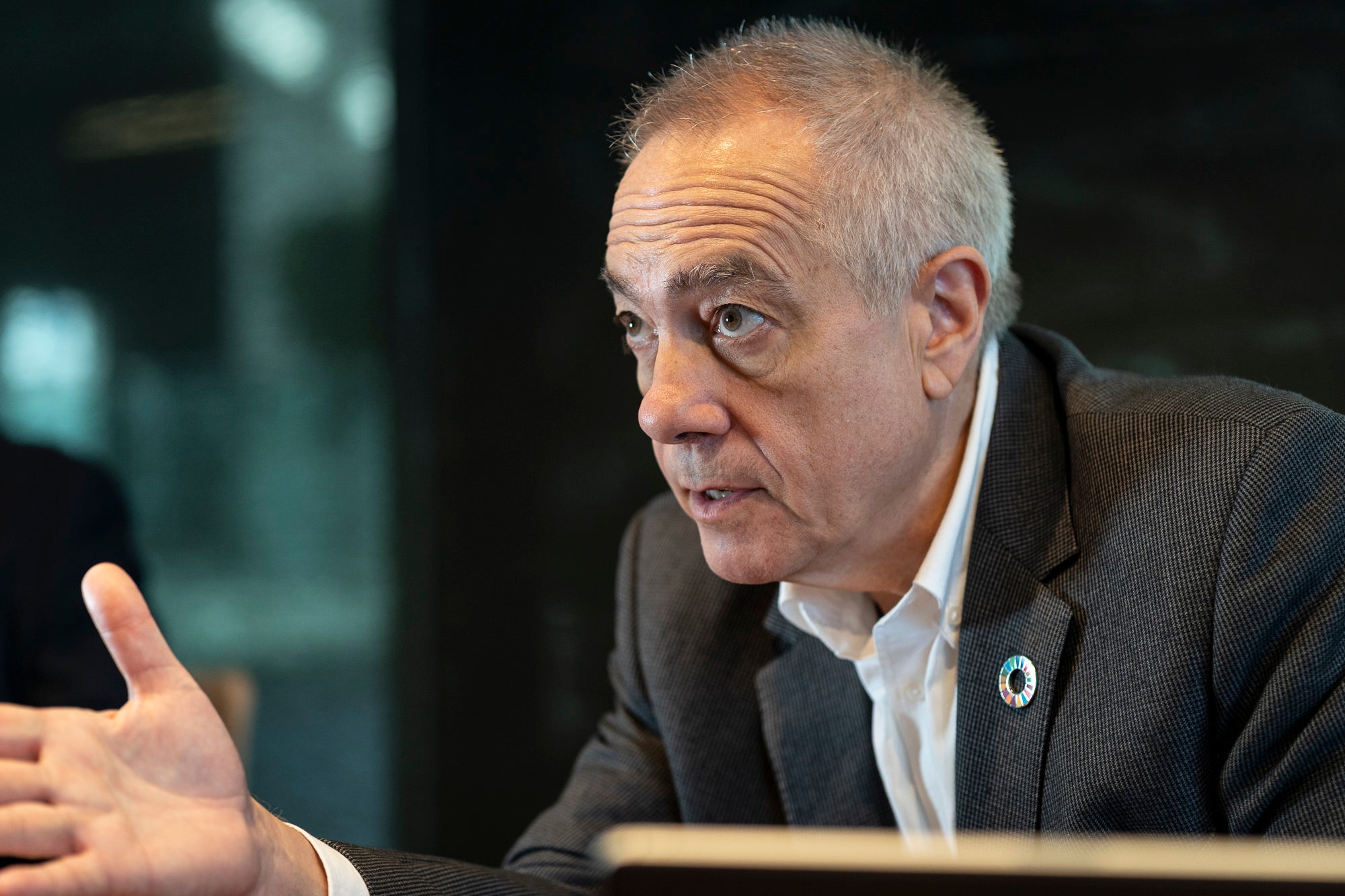 Pere Navarro, delegat especial del Consorci de la Zona Franca de Barcelona, a l'entrevista a l'edifici DFactory | Mireia Comas