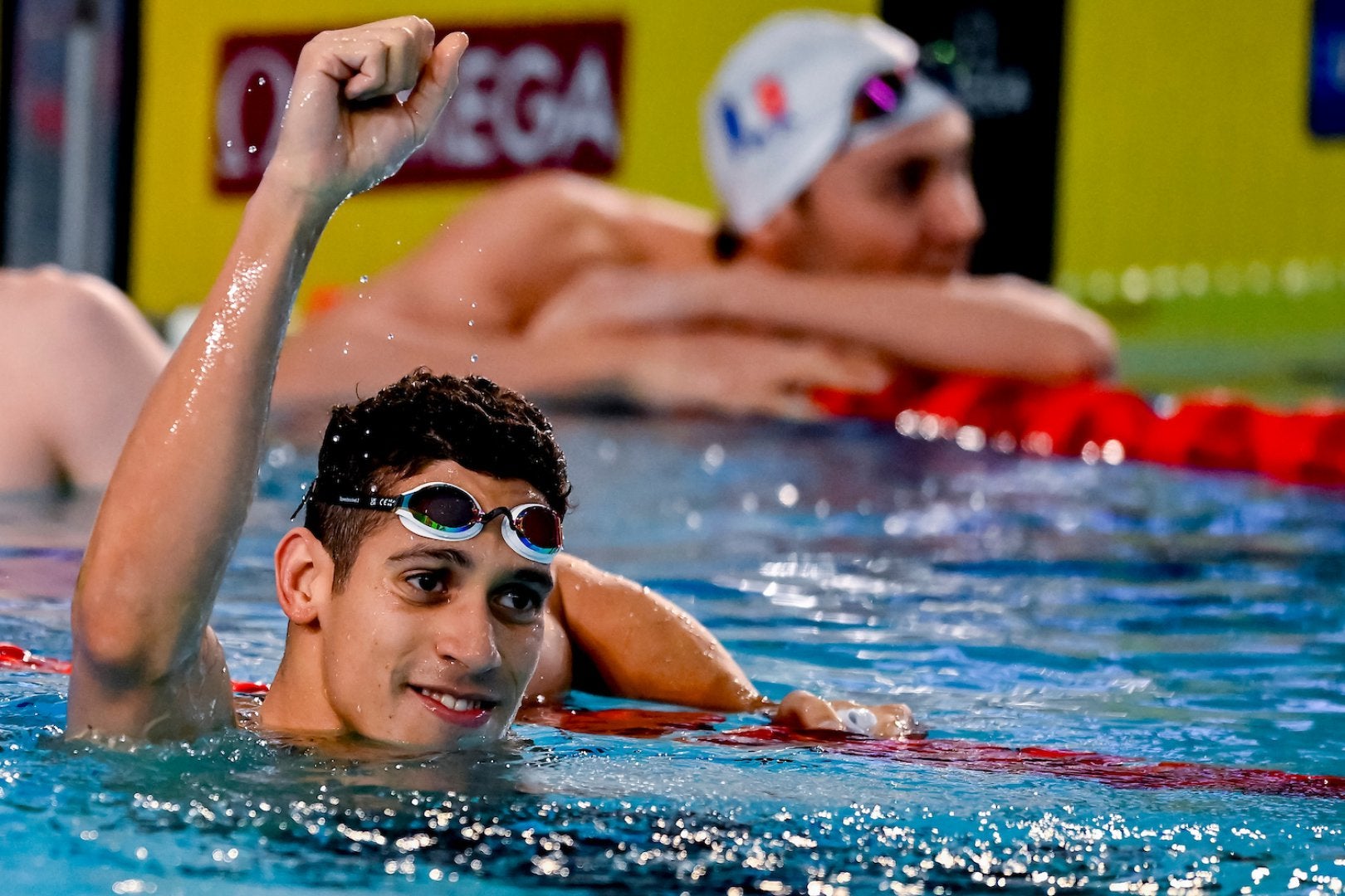 Hugo González celebrant l'or als 200 estils a l'Europeu de Lublin | RFEN