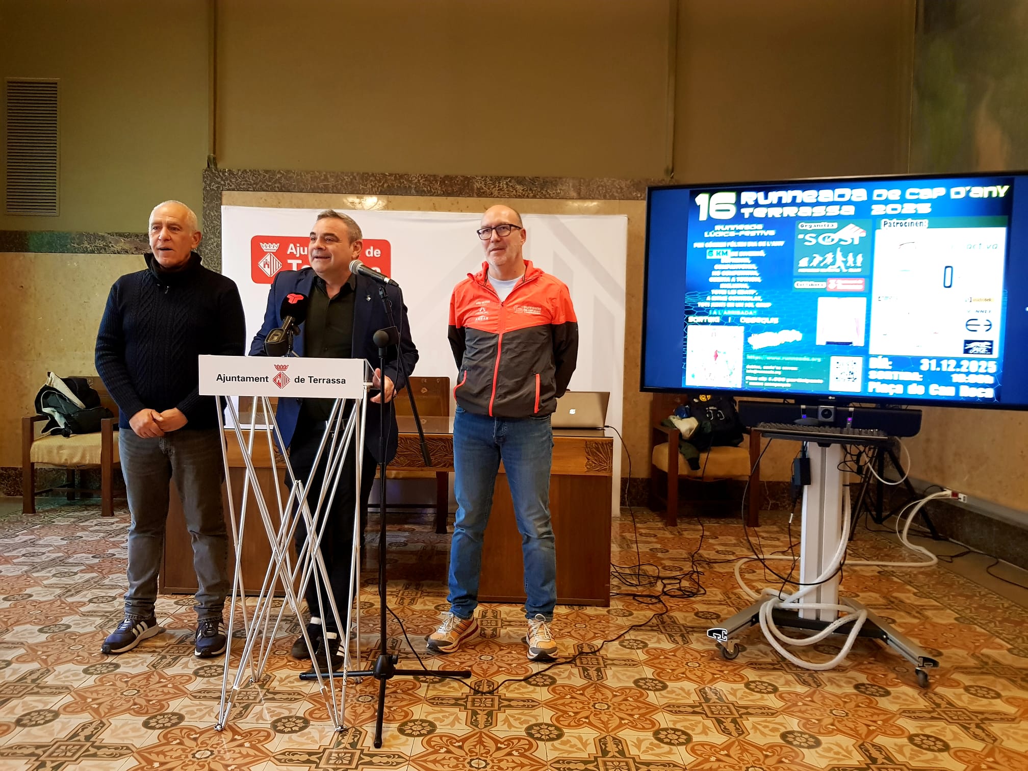 Acte de presentació de la 16a Runneada de Cap d'Any amb La Sosi, Albert Muñoz, i Nenazas | Lluïsa Tarrida