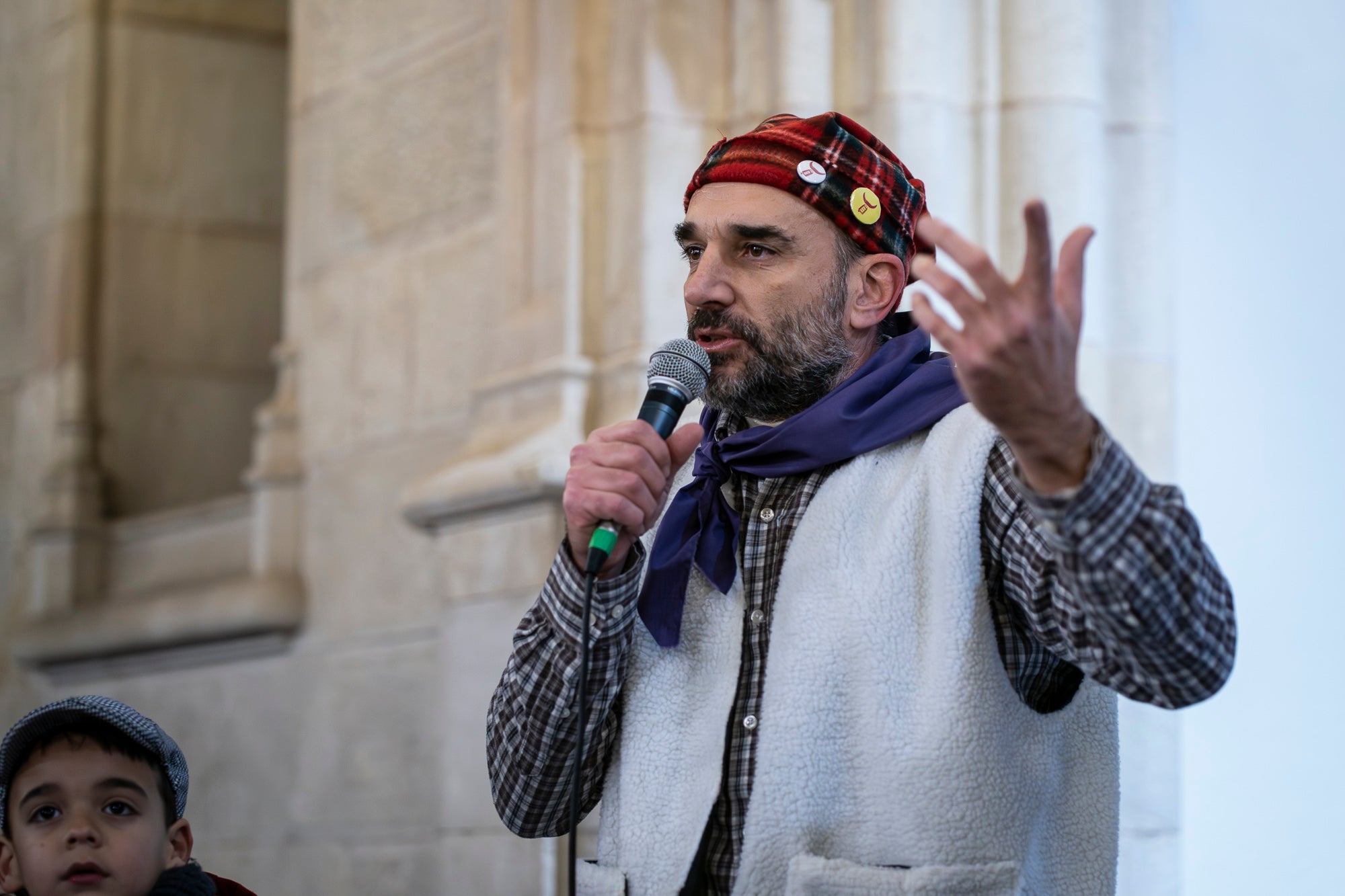 El Raval de Montserrat ha estat l’epicentre de la Segona Baixada de les Vaques, un acte festiu i popular que ha captivat l’esperit local amb la seva combinació de tradició, cultura i diversió. La jornada combina cercavila, música, ambient festiu i un sopar popular a Cal Reig, en un esdeveniment que és totalment obert i participatiu. La Mulassa i Gegants Bojos i, com no, les vaques amb els seus pastors, han estat els protagonistes