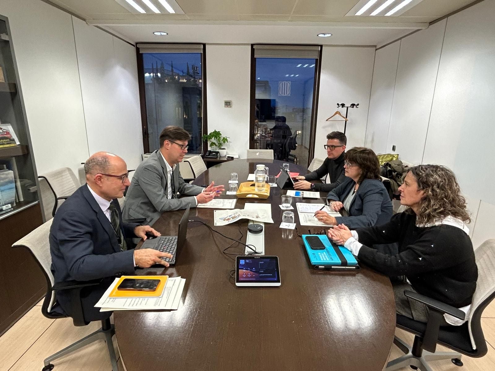 Reunió entre la tinenta d'alcalde de Promoció Econòmica, Meritxell Lluís, i el director general d'Indústria de la Generalitat, Xavier Roca | Ajuntament de Terrassa