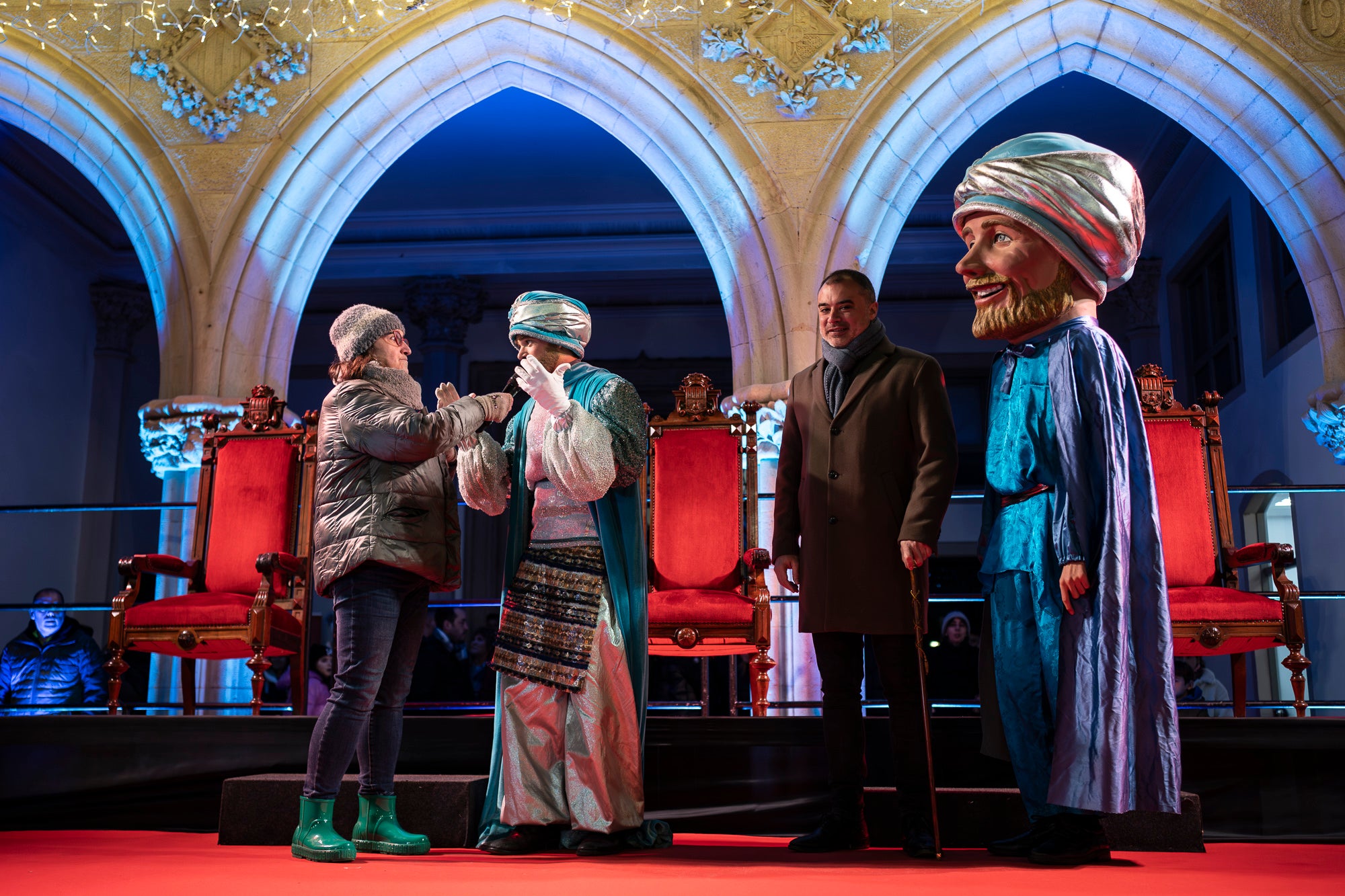 Un any més Ses Majestats els Reis d'Orient han arribat a la ciutat per portar màgia i alegria a tots els infants de Terrassa. Enguany, la Cavalcada de Reis ha estat marcada per les baixes temperatures, les quals van provocar nevades a La Mola i Matadepera. Tot i això, milers de persones es van llençar als carrers per donar una càlida benvinguda a Melcior, Gaspar i Baltasar | Mireia Comas