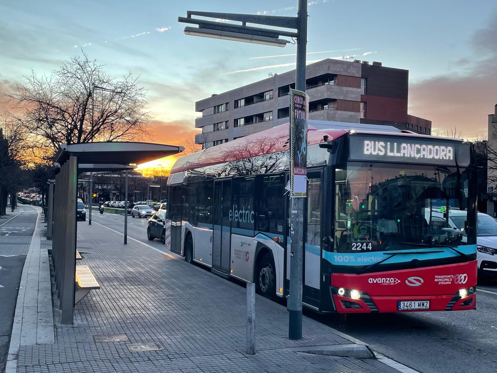 Bus llançadora de l'ajuntament de Terrassa aquest dilluns entre les estacions de l'Est de Rodalies i els FGC del Nord | Ajt. de Terrassa