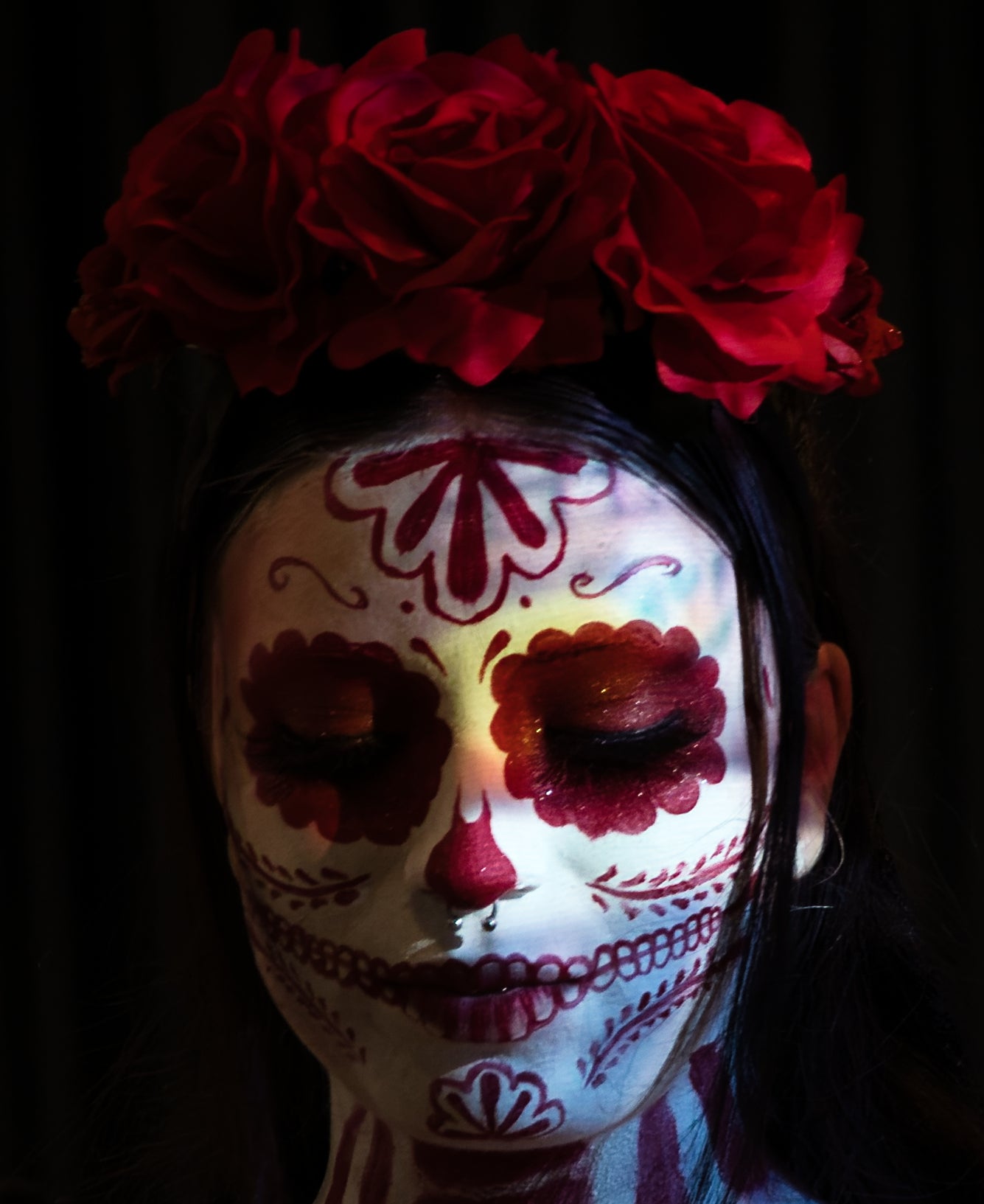 La setmana passada l'IES Terrassa va celebrar una jornada per unir la nostra ciutat amb Mèxic. Alumnes dels departaments d'Imatge Personal i Tèxtil van treballar per organitzar una desfilada de Catrines, una vestimenta que s'utilitza al país llatinoamericà pel dia dels morts | Jordi Rodoreda