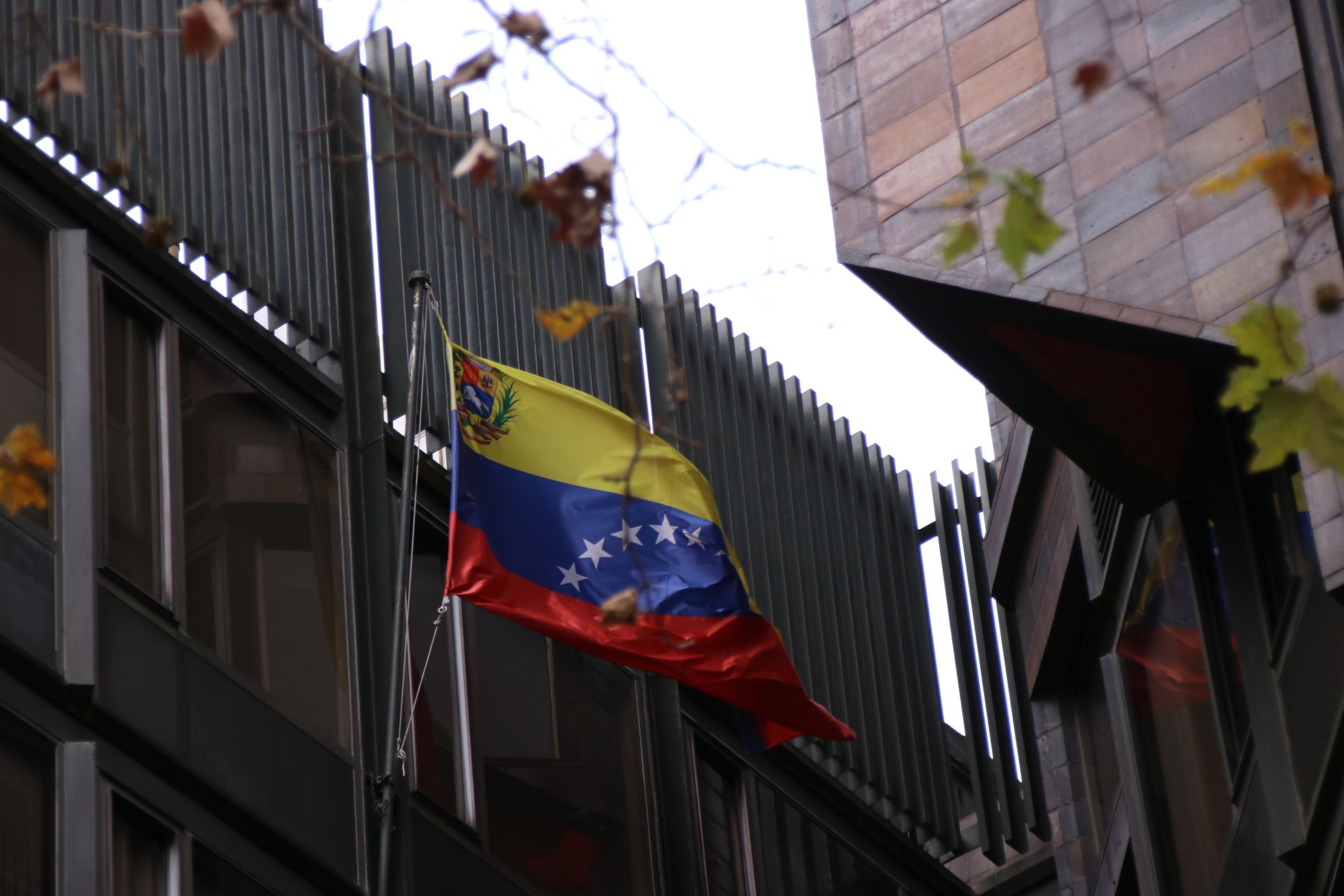 Bandera de Veneçuela del Consolat General de la República Bolivariana de Veneçuela | ACN