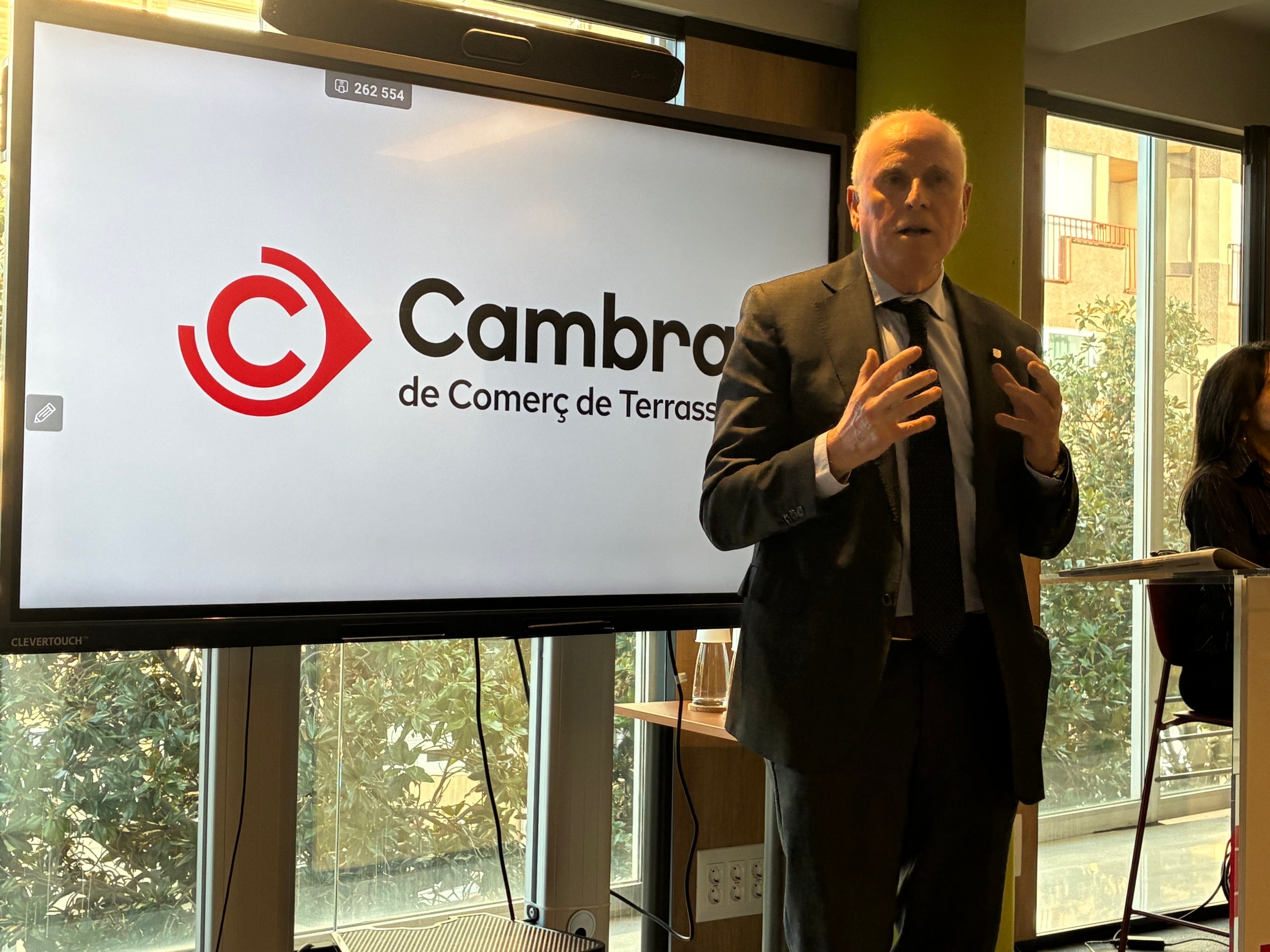 El president de la Cambra de Comerç de Terrassa, Ramon Talamàs, en la trobada anual amb la premsa | Vicenç Batalla