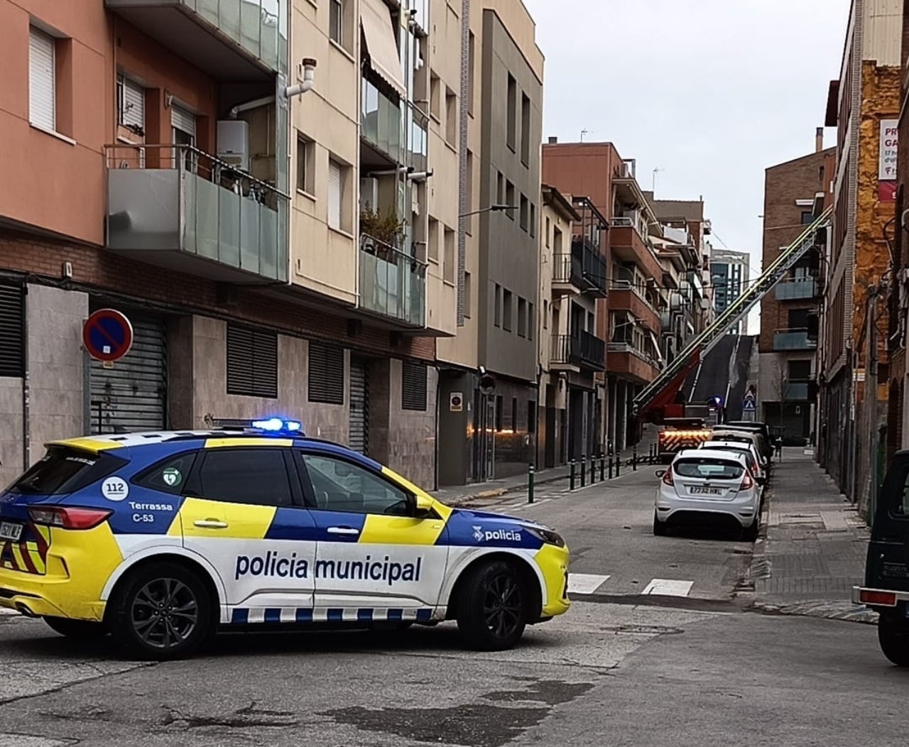 Actuació dels serveis d'emergència al carrer de Gasòmetre amb Guillem de Muntanyans | JMO