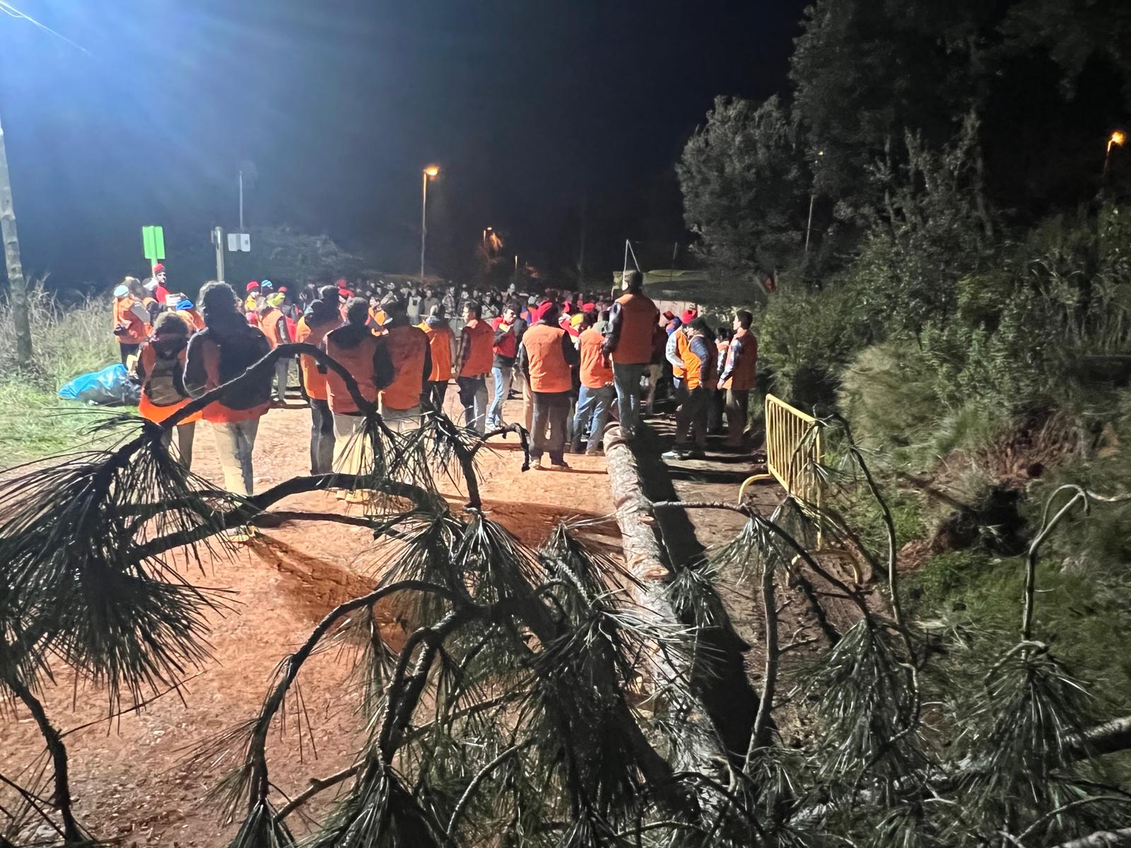 Matadepera ha celebrat aquest dissabte, 10 de gener, una de les activitats més popular de les Festes de Sant Sebastià, la Baixada del Pi. Centenars de persones en aquesta tradicional jornada que va gaudir d'un ambient plenament festiu i sense incidents. Una de les principals novetats d'enguany ha estat el canvi d'ubicació del sopar de la baixada del pi, que es va traslladar al carrer Enric Genescà a causa de les restriccions per la pesta porcina | Salvador Cot