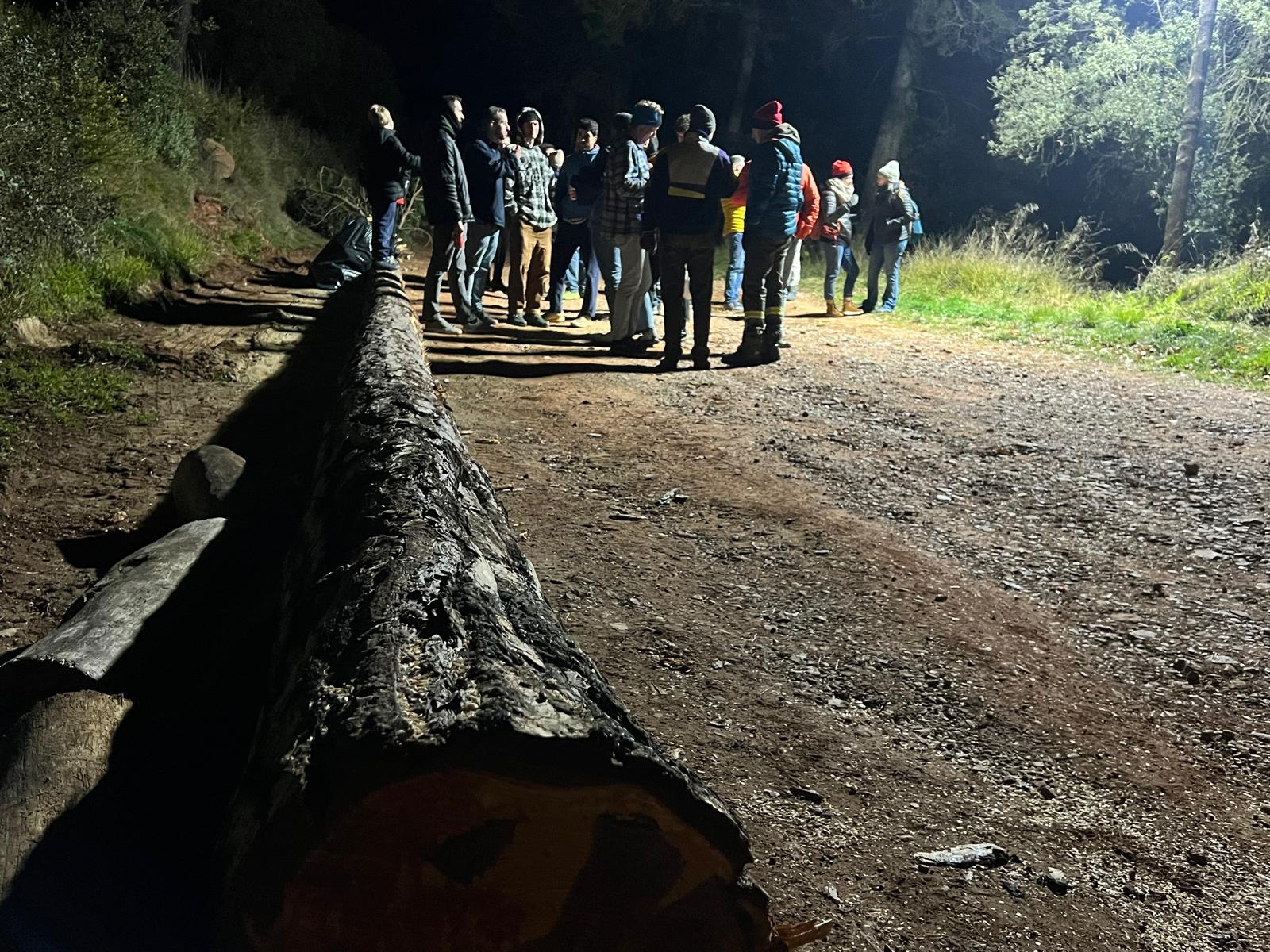 Matadepera ha celebrat aquest dissabte, 10 de gener, una de les activitats més popular de les Festes de Sant Sebastià, la Baixada del Pi. Centenars de persones en aquesta tradicional jornada que va gaudir d'un ambient plenament festiu i sense incidents. Una de les principals novetats d'enguany ha estat el canvi d'ubicació del sopar de la baixada del pi, que es va traslladar al carrer Enric Genescà a causa de les restriccions per la pesta porcina | Salvador Cot